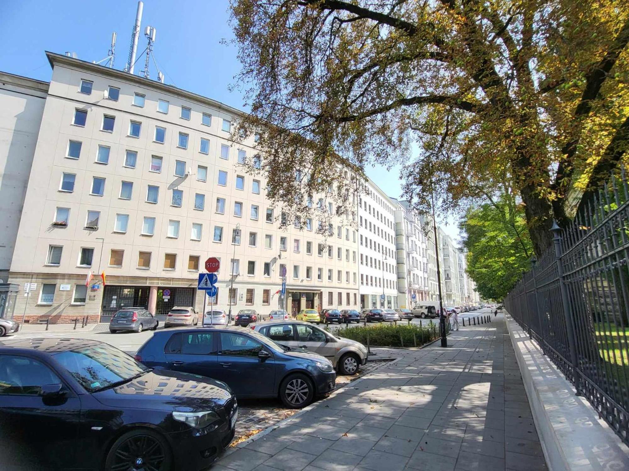 Noakowskiego - Serce Warszawy, Hala Koszyki Warszawa