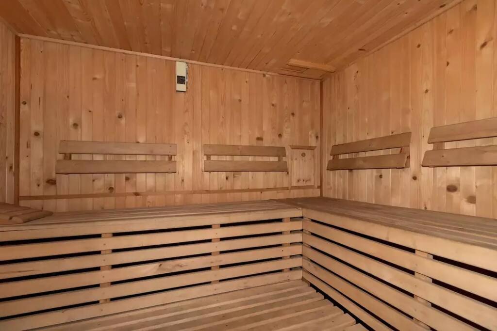 Cozy With 6 Bedrooms * Warsaw