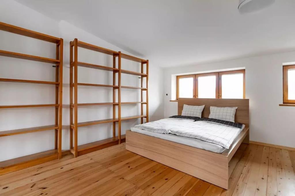 Cozy With 6 Bedrooms * Warsaw