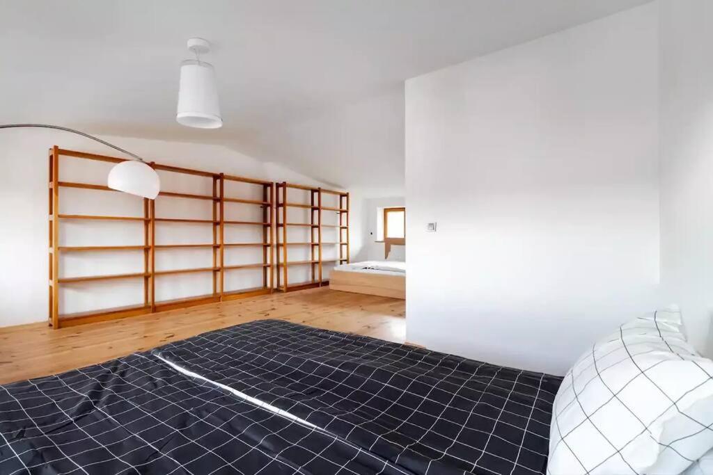 Apartment Cozy With 6 Bedrooms Warsaw