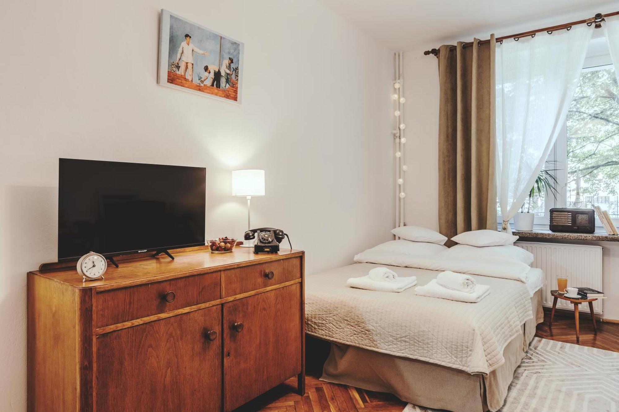Apartment Na Muranowie - Mieszkanie Z Historia I In Muranow - A Flat With History