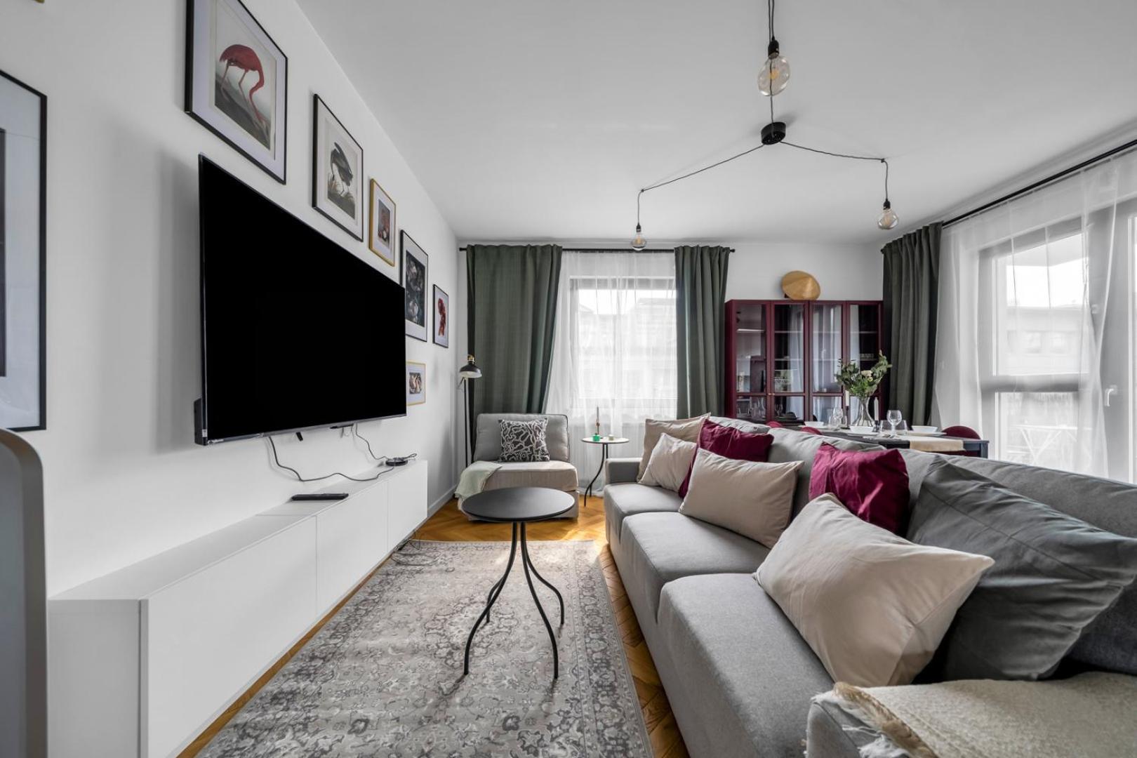 Apartment Skierniewicka - Parking, Workspace, Balcony - By Rentujemy Warsaw