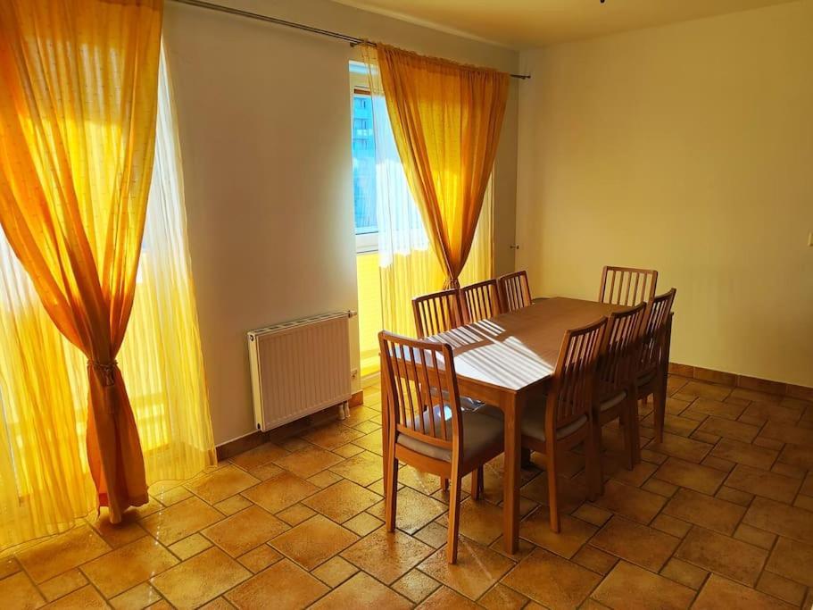 Metro Wilanowska Apartamento *