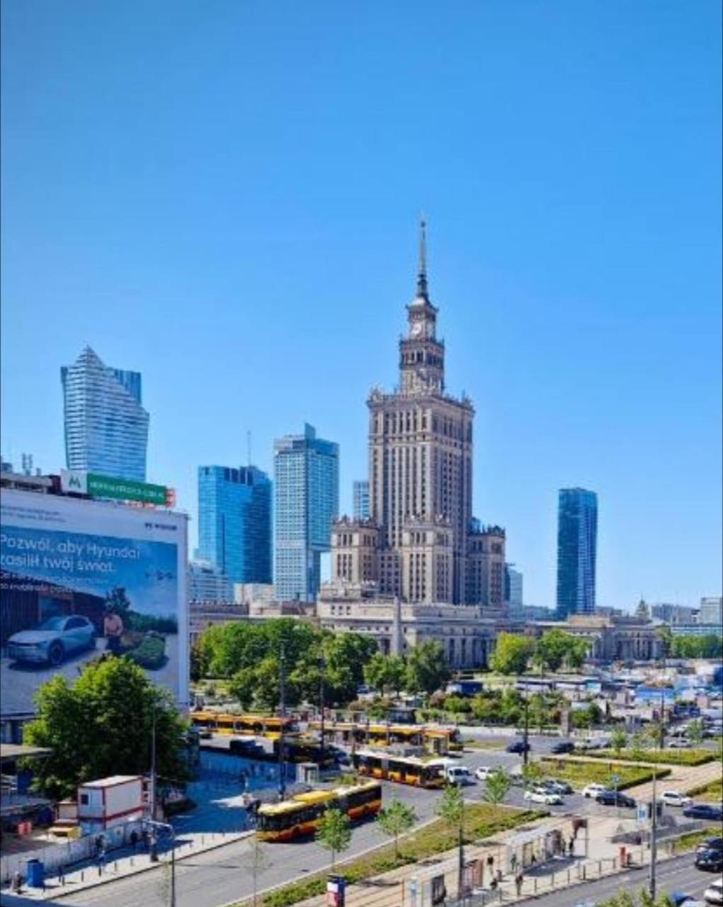 Marszalkowska Street Centrum Netflix