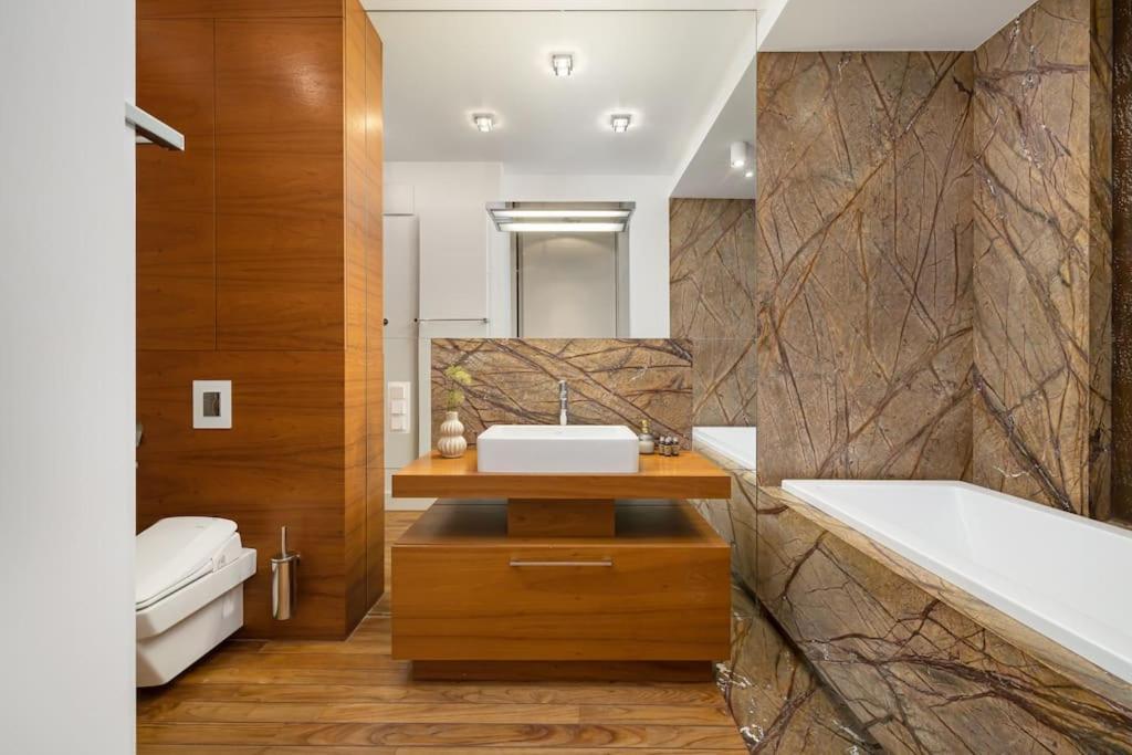 Apartment 3-bedroom Luxurious