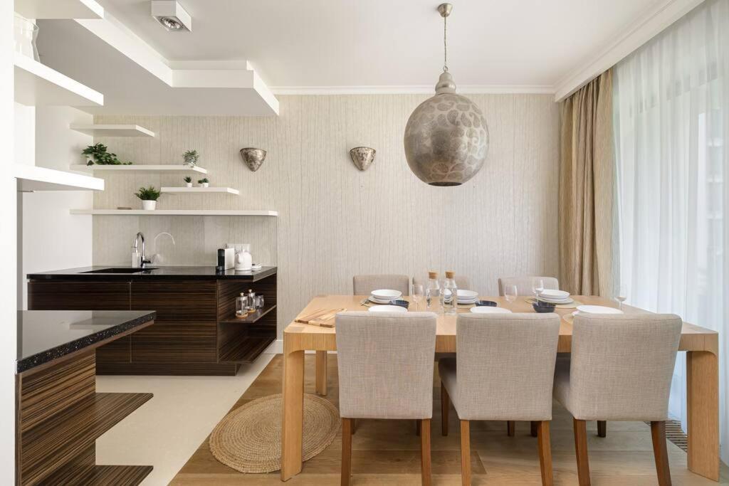 3-bedroom Luxurious Warsaw