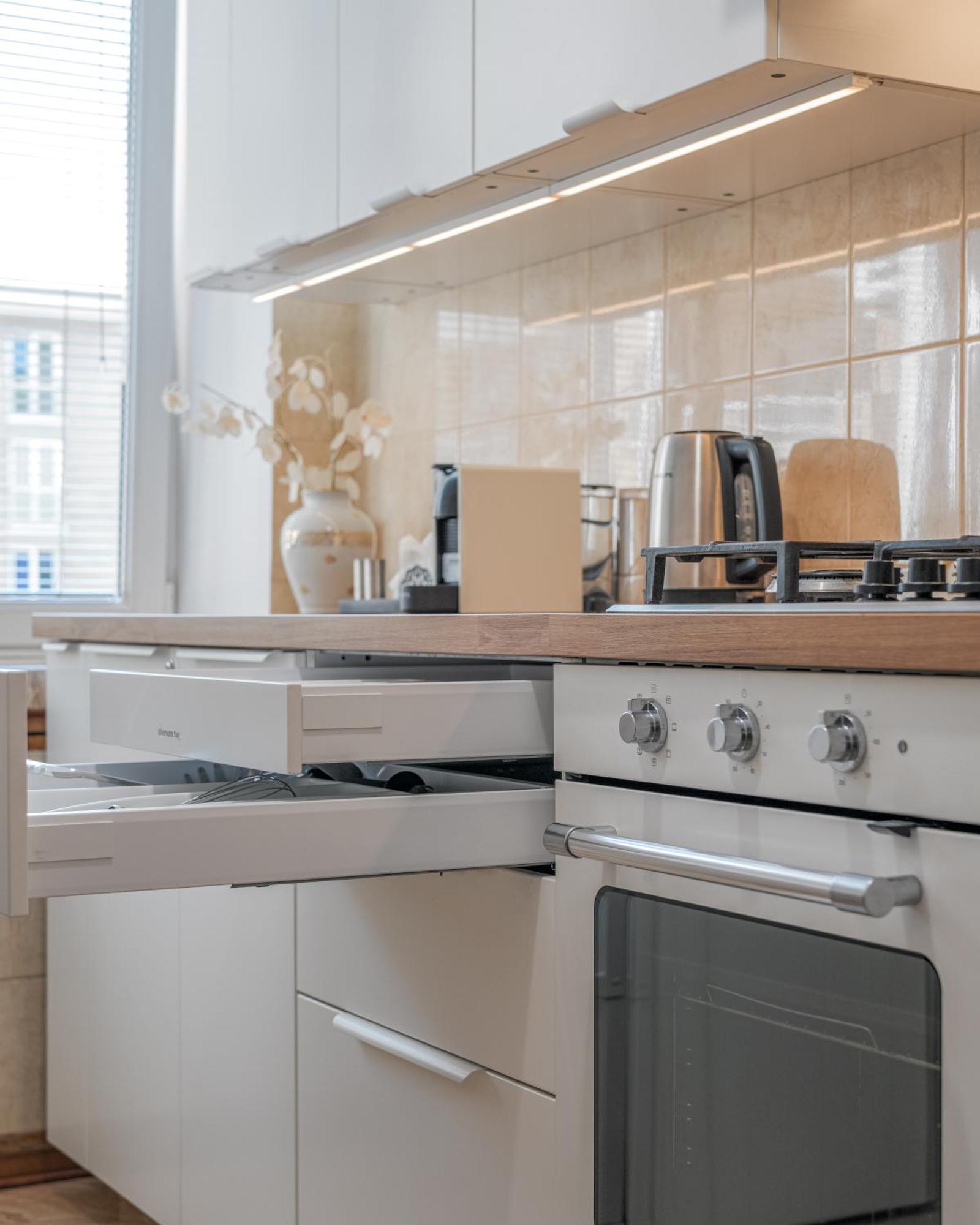 Luxury In Cozy Spacious Near Heart Of