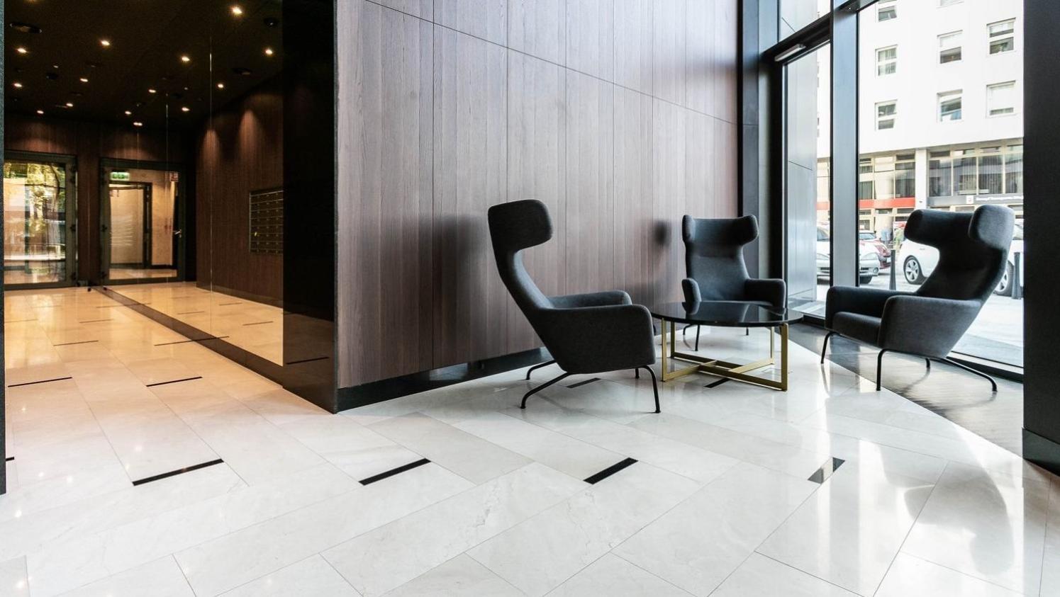 Chic & Luxury By Mennica