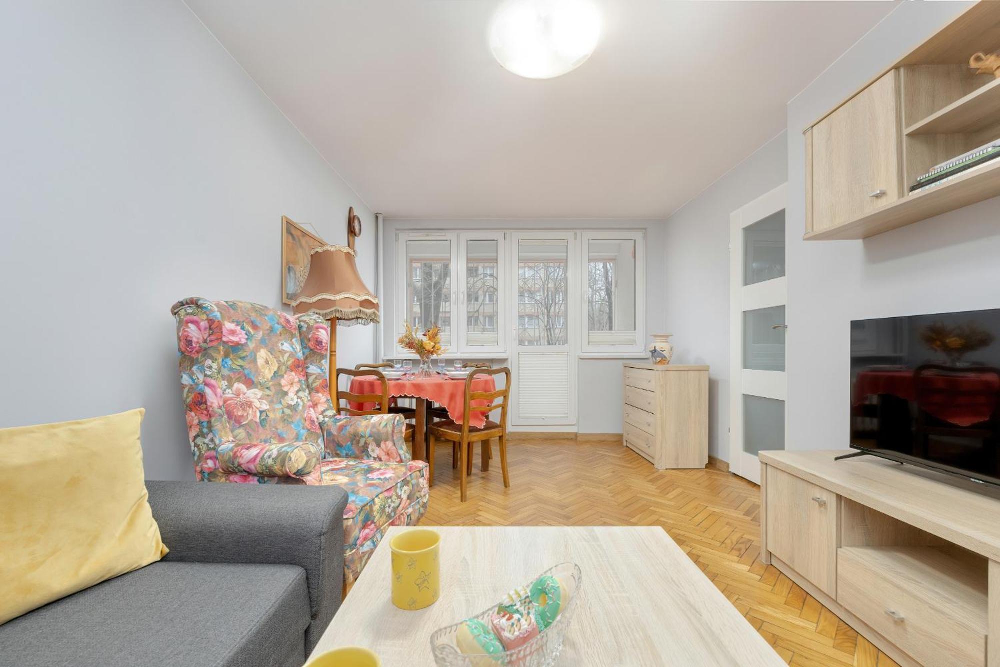 Spacious & Bright In Solec By Renters Apartment Warsaw