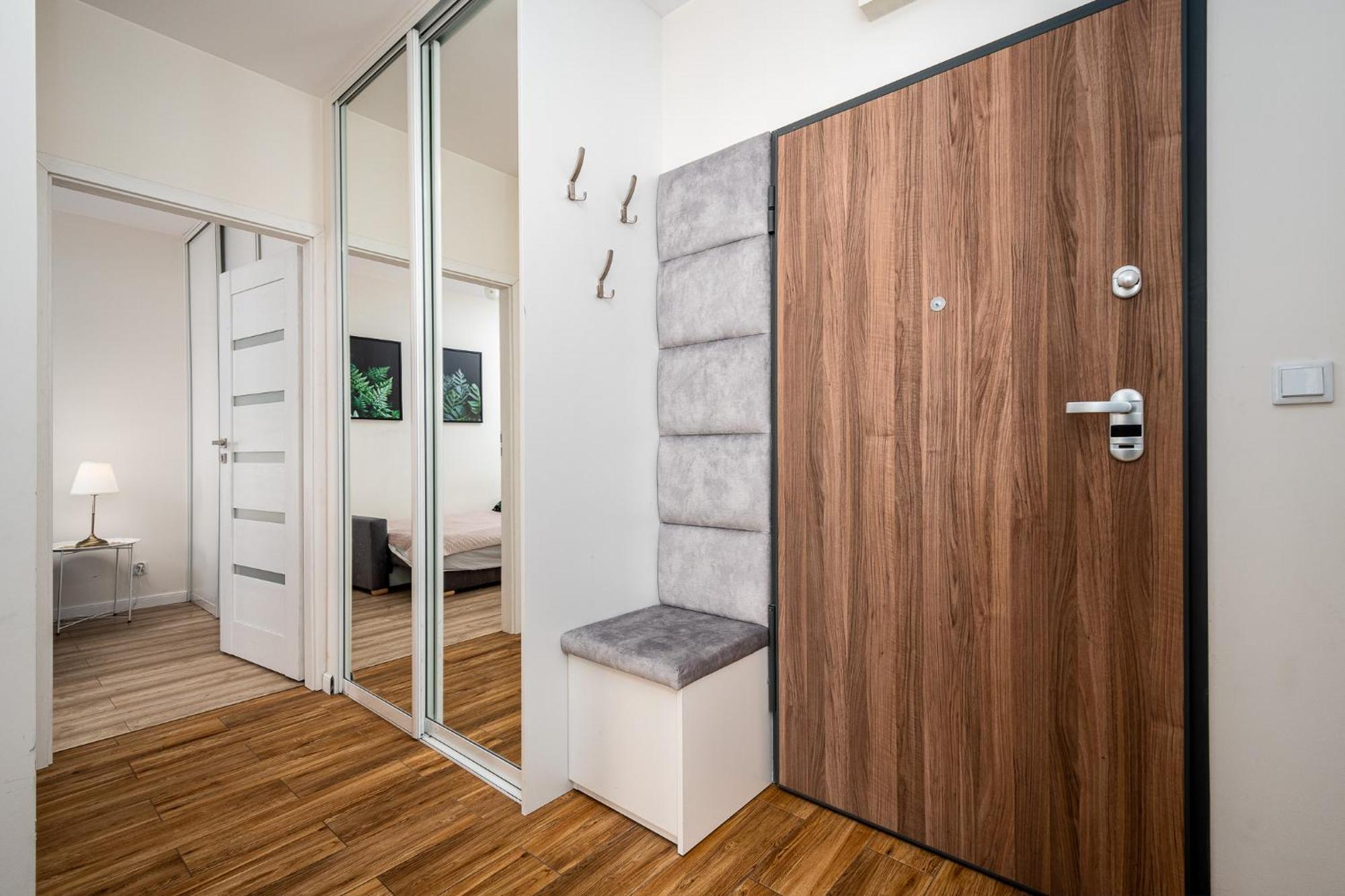 Kasprzaka 29c Two Separate Bedroom Free Garage By Perfect Apartment