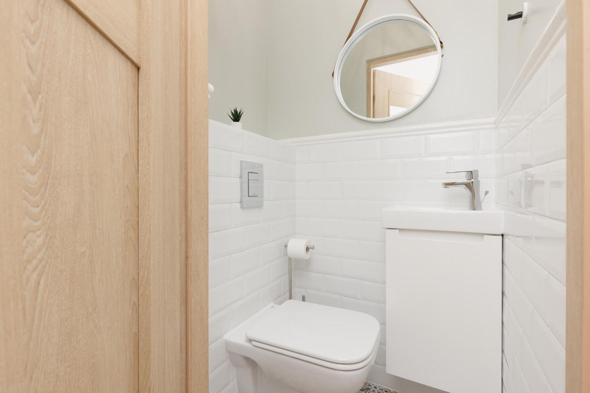 Two-bedroom In Nowy Swiat By Renters * Warsaw