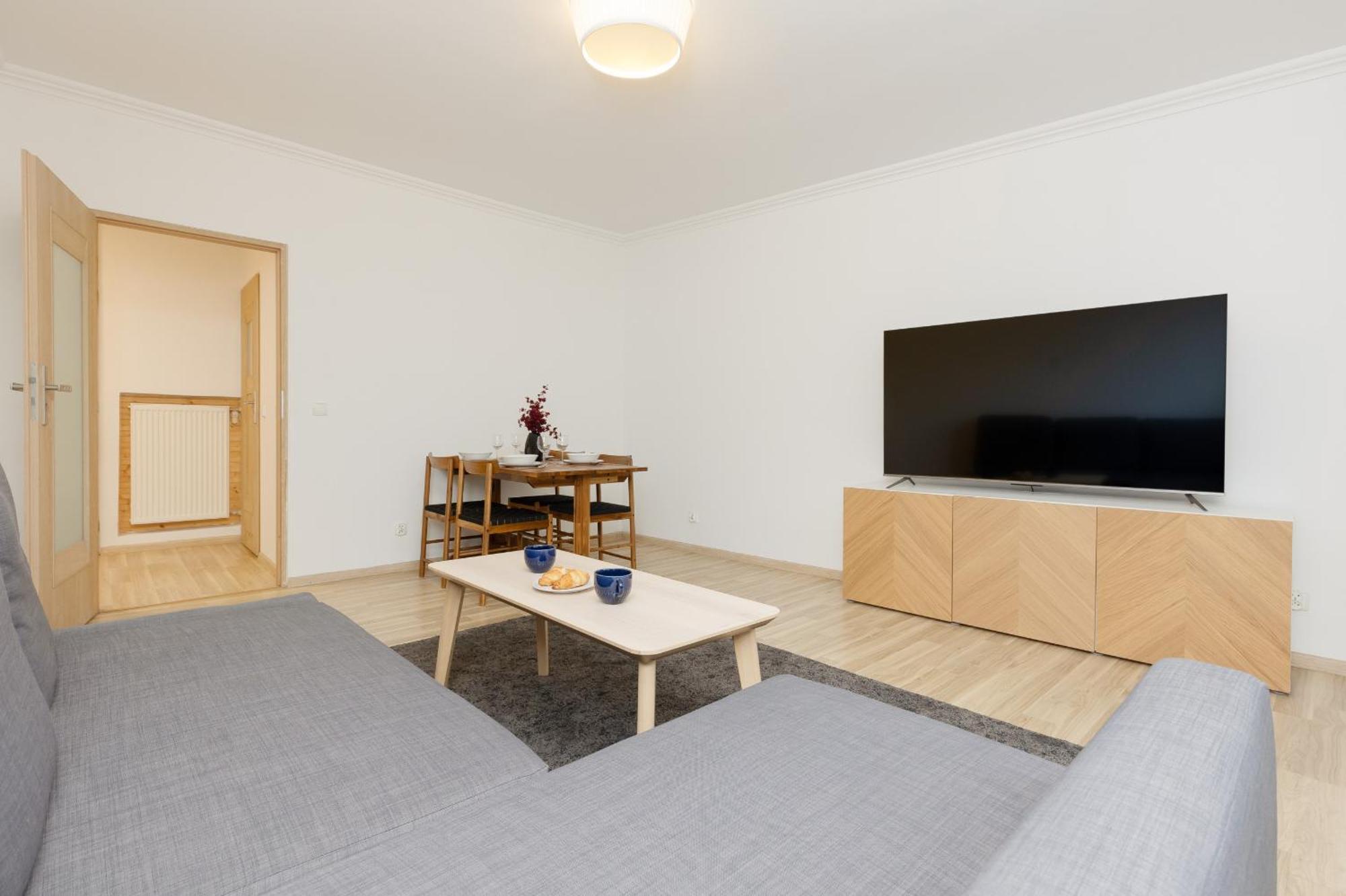 Two-bedroom In Nowy Swiat By Renters Apartment