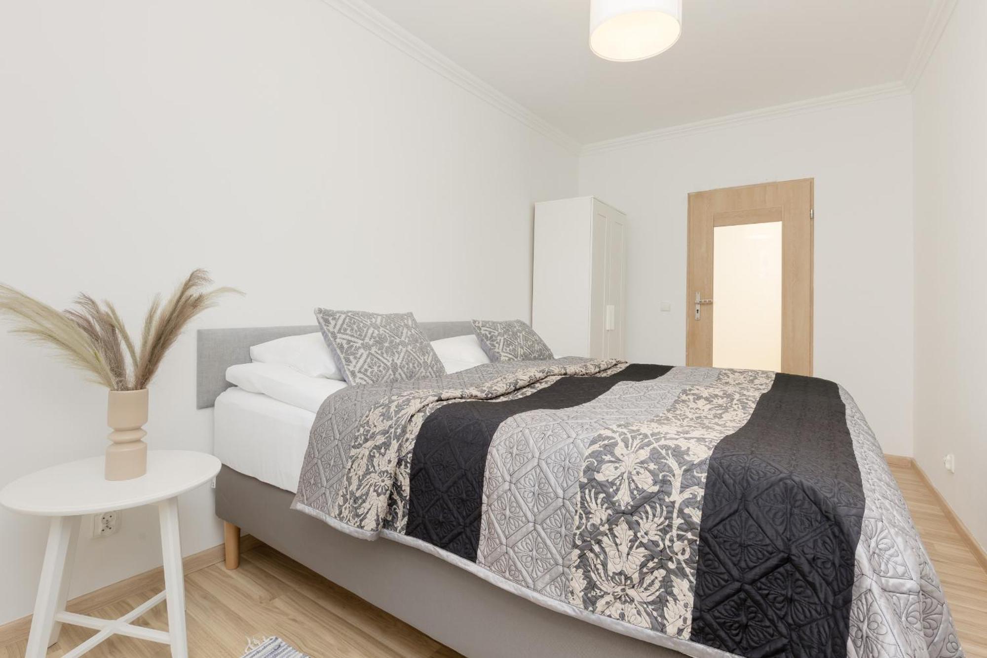Two-bedroom In Nowy Swiat By Renters *