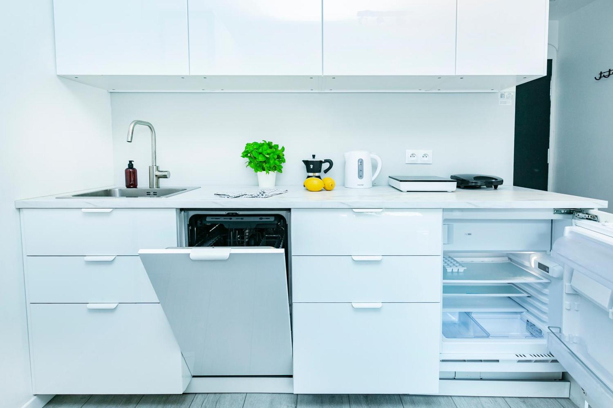 Batorego 18 - Yellow - Stacja Metra 300m - Underground Station 300m - Better Apartamento