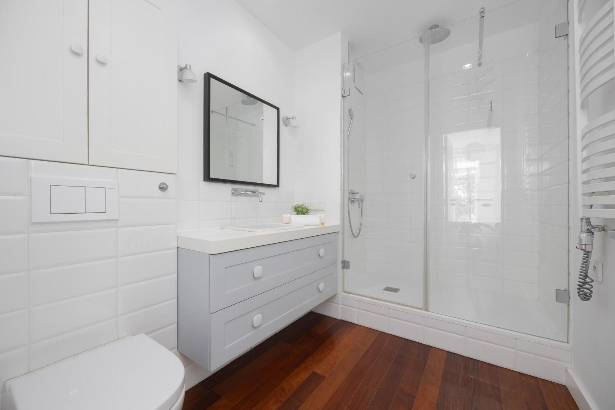Apartment Charming With Parking By Renters *