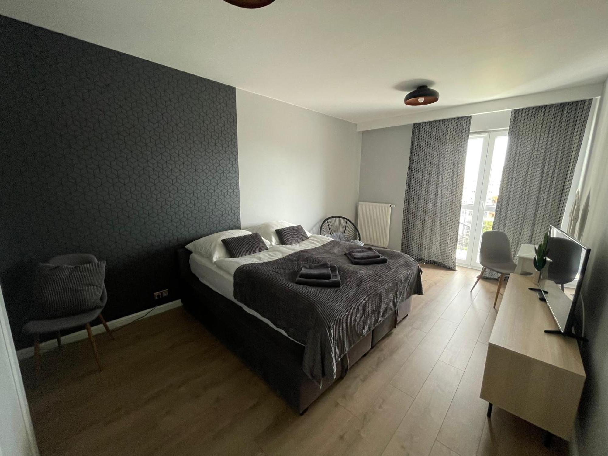 Noche Rondo Wiatraczna Apartment
