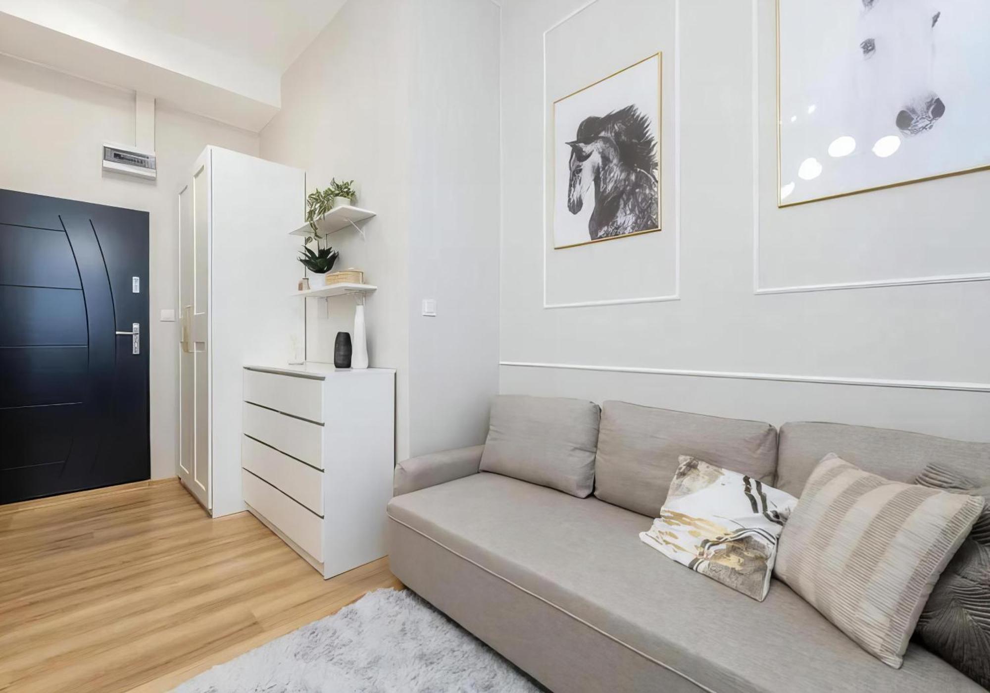 Q2 Apartment Warsaw
