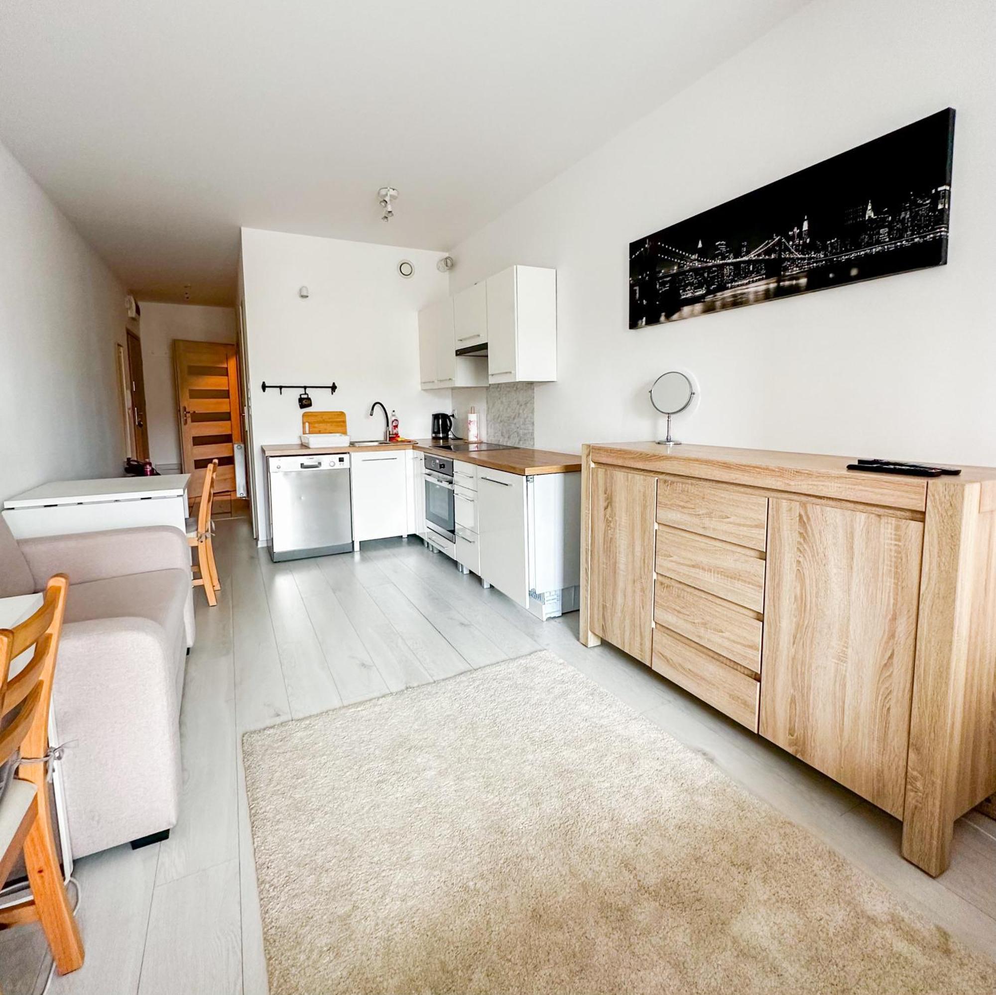 Apartamento Inside Pola Karolinskie