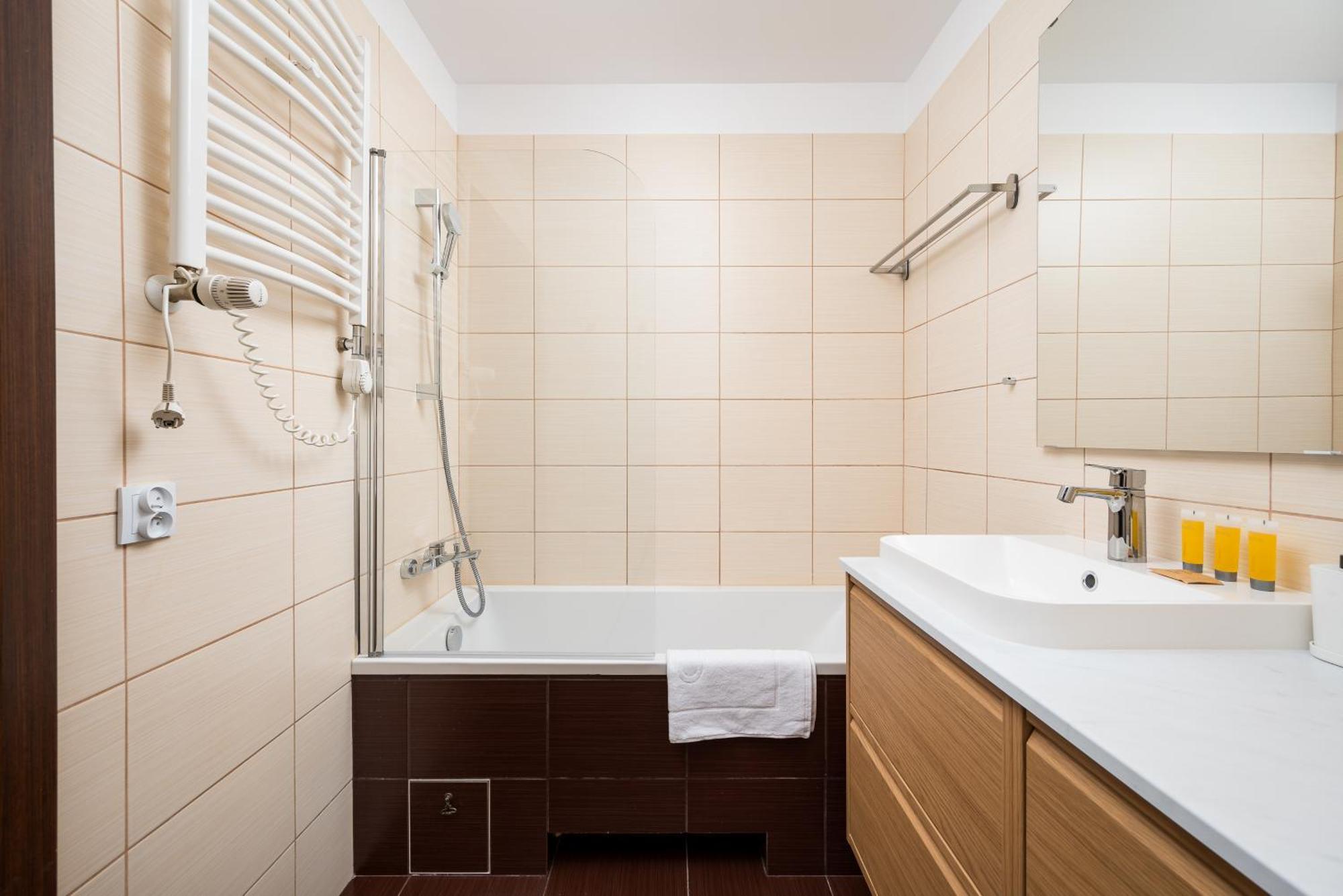 Metro Stoklosy 2-bedroom Apartamento