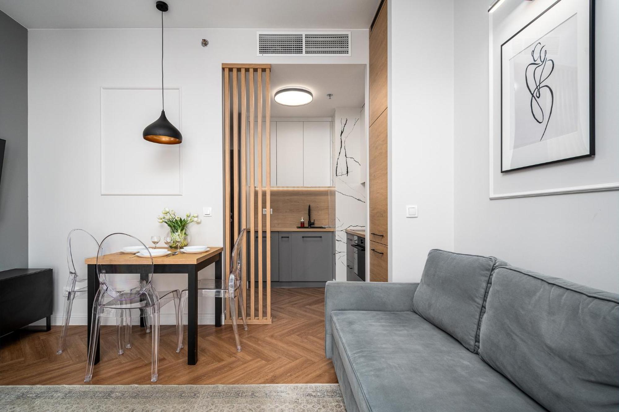 Apartamento Wola Tower Deluxe Separate Bedroom With Free Garage - By Perfect Varsóvia