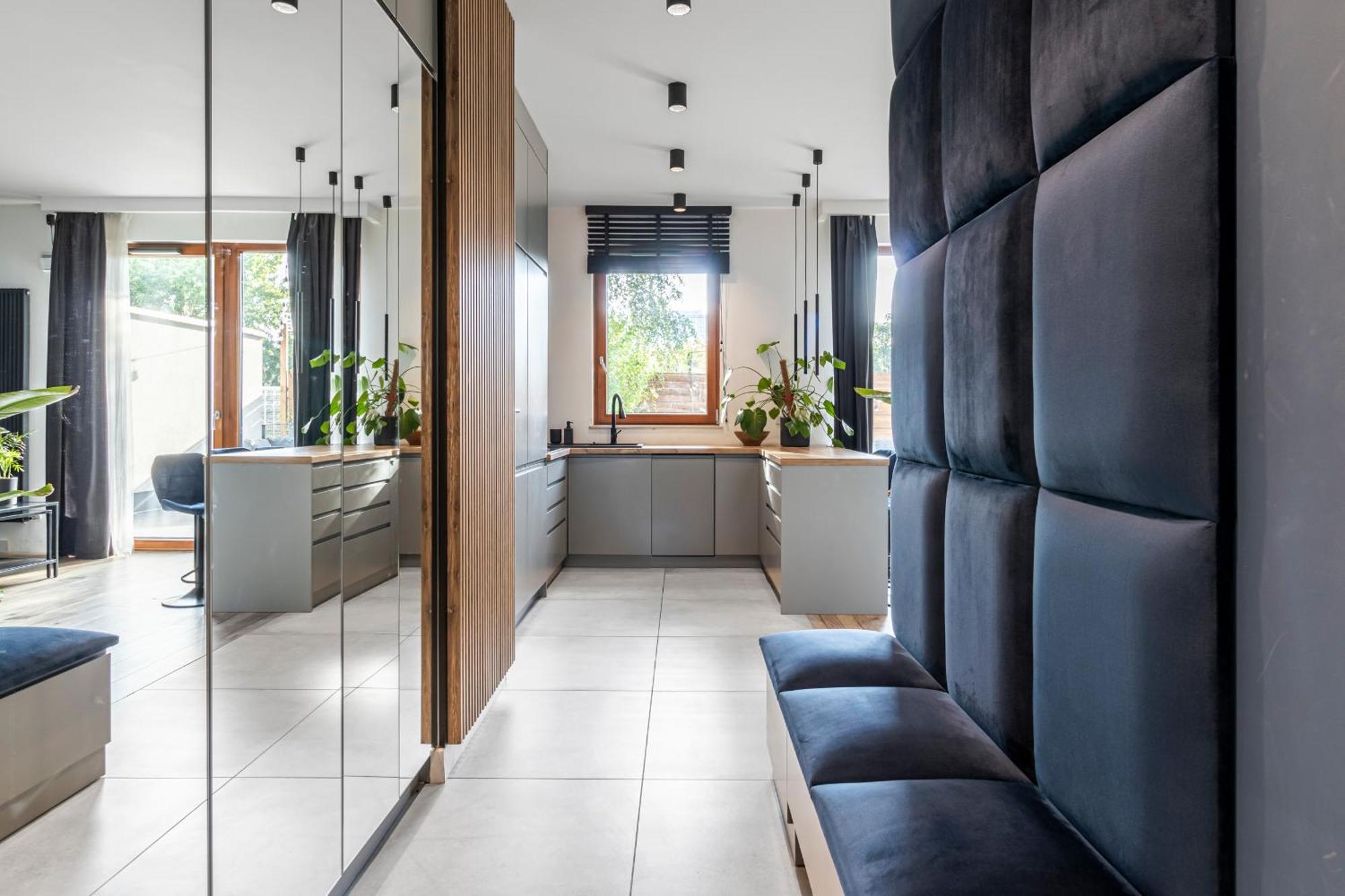 Apartament Modern With Spacious Backyard By Matt