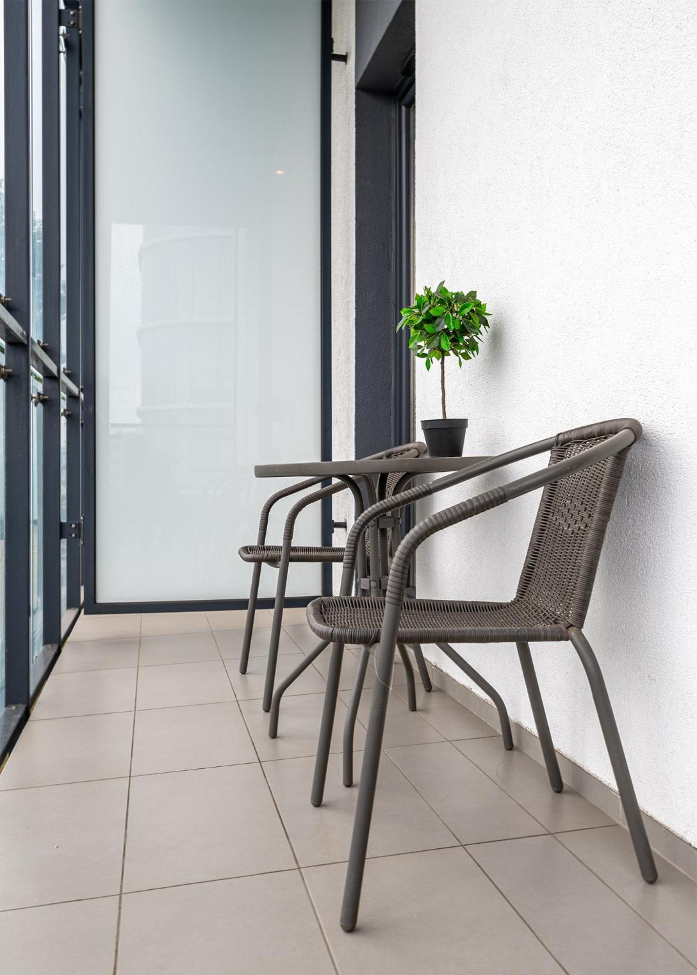 Rentplanet - Bliska Wola Apartment *