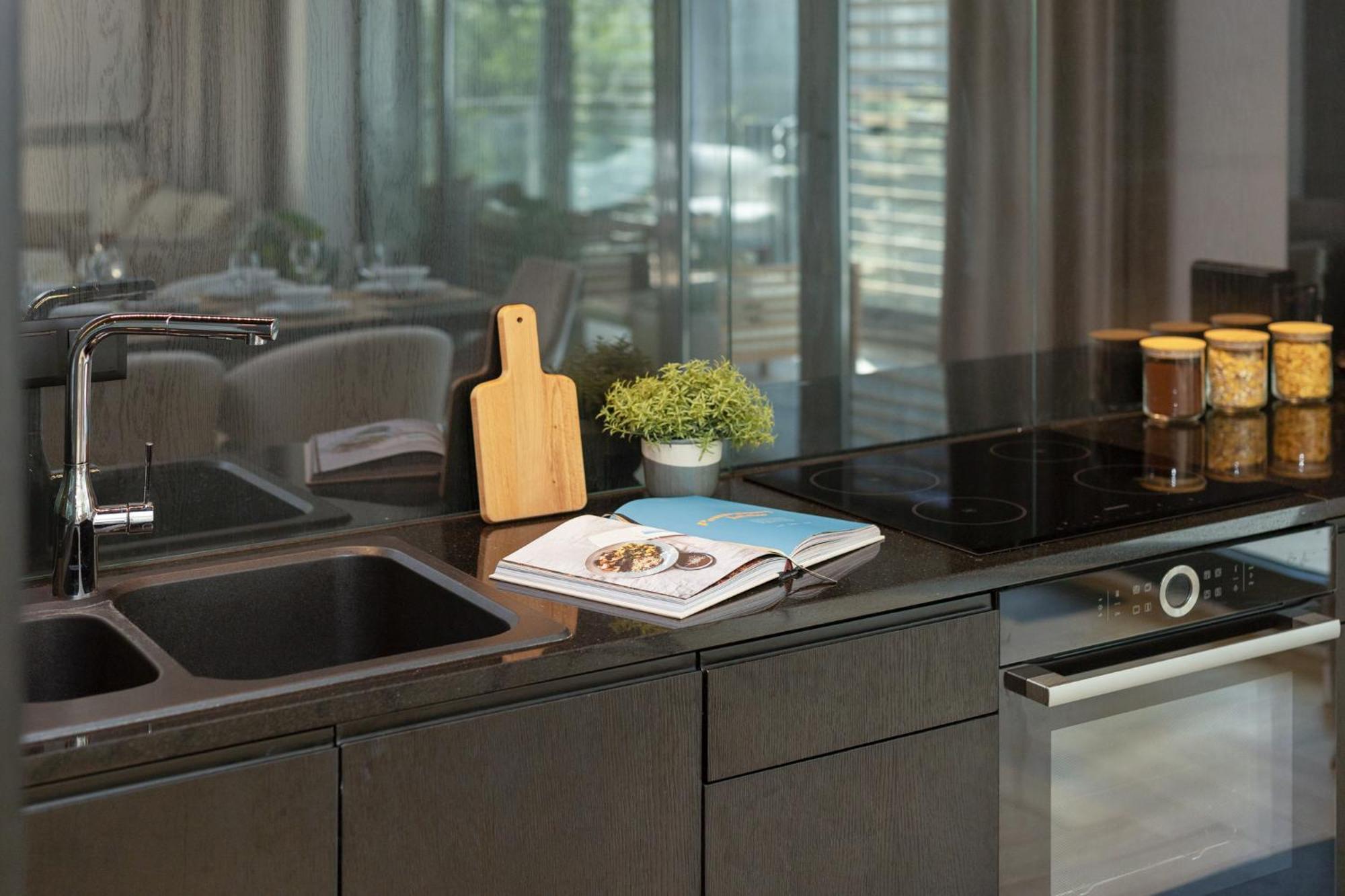 3-bedroom Luxurious With View *