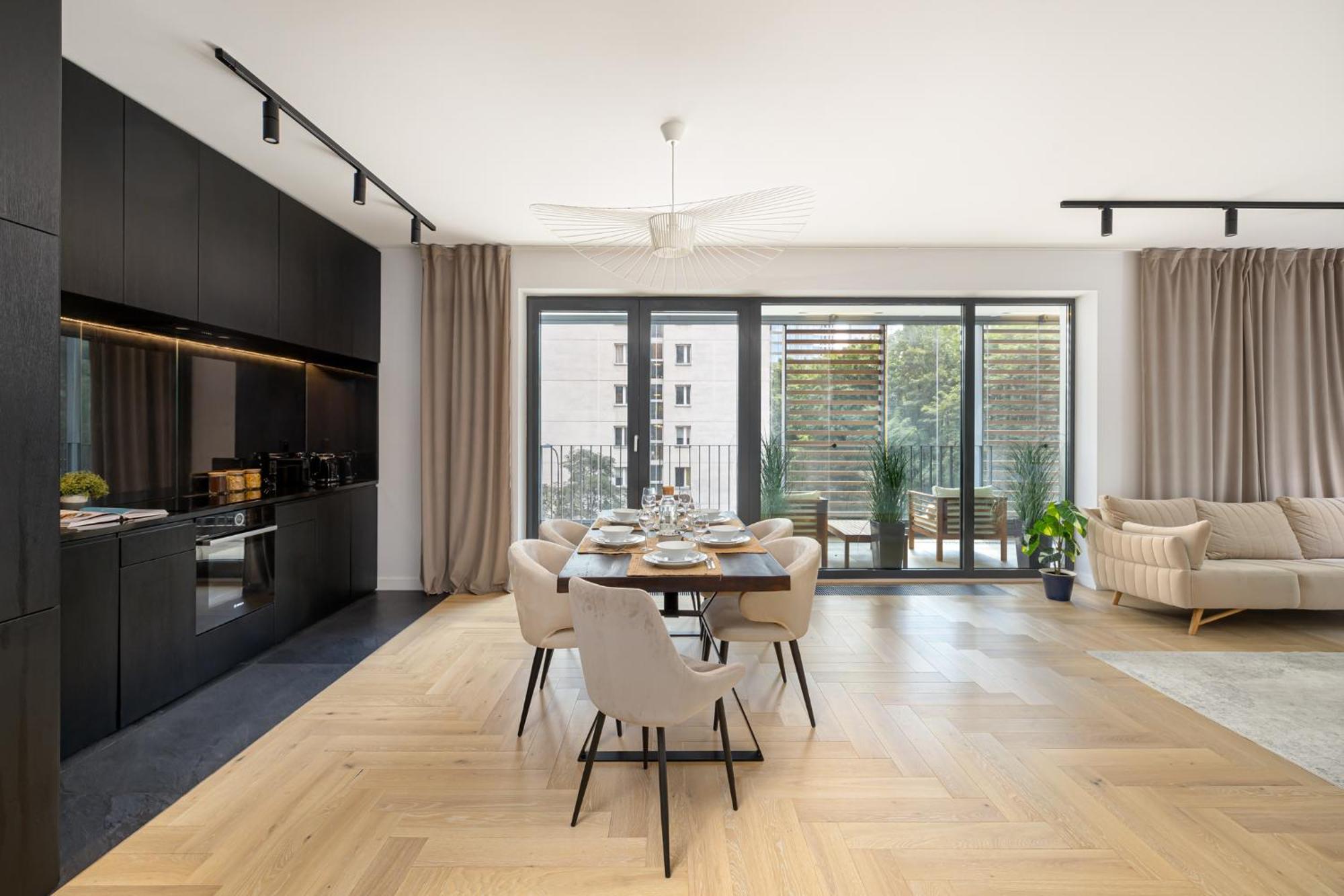 3-bedroom Luxurious With View Căn hộ *