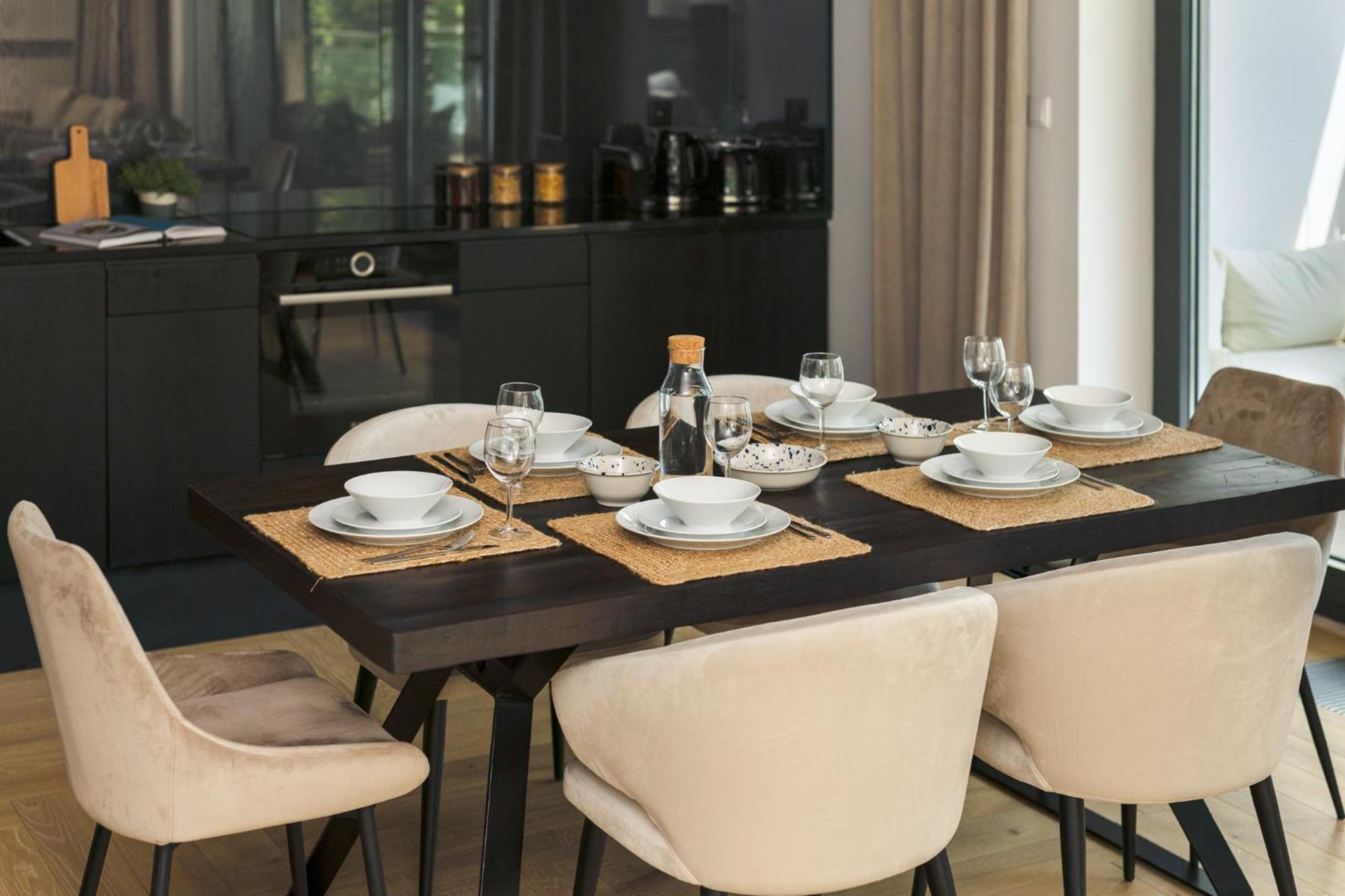 3-bedroom Luxurious With View Căn hộ *