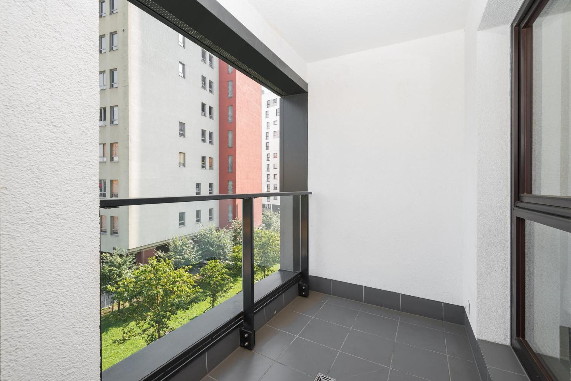 Urban Gem With Private Parking, Balcony At Metro Station, Only 10 Min To City Centre * Varsóvia