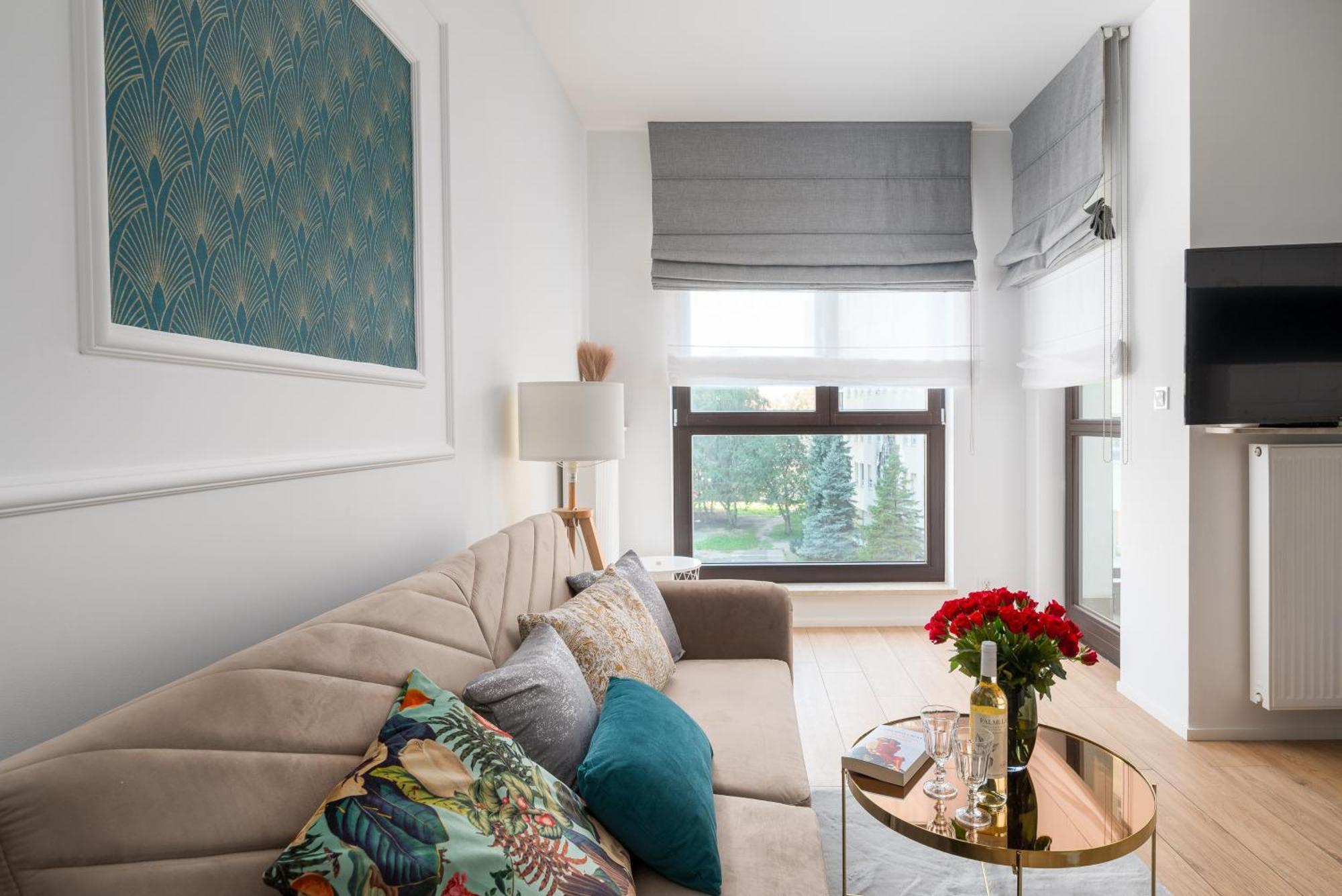 Urban Gem With Private Parking, Balcony At Metro Station, Only 10 Min To City Centre