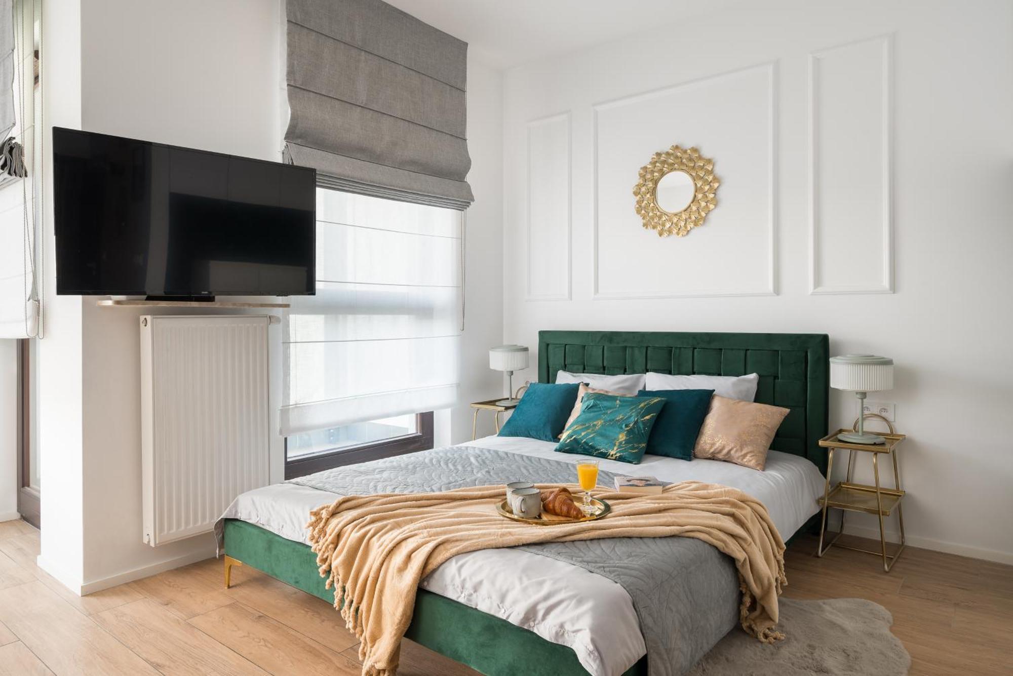 Urban Gem With Private Parking, Balcony At Metro Station, Only 10 Min To City Centre *