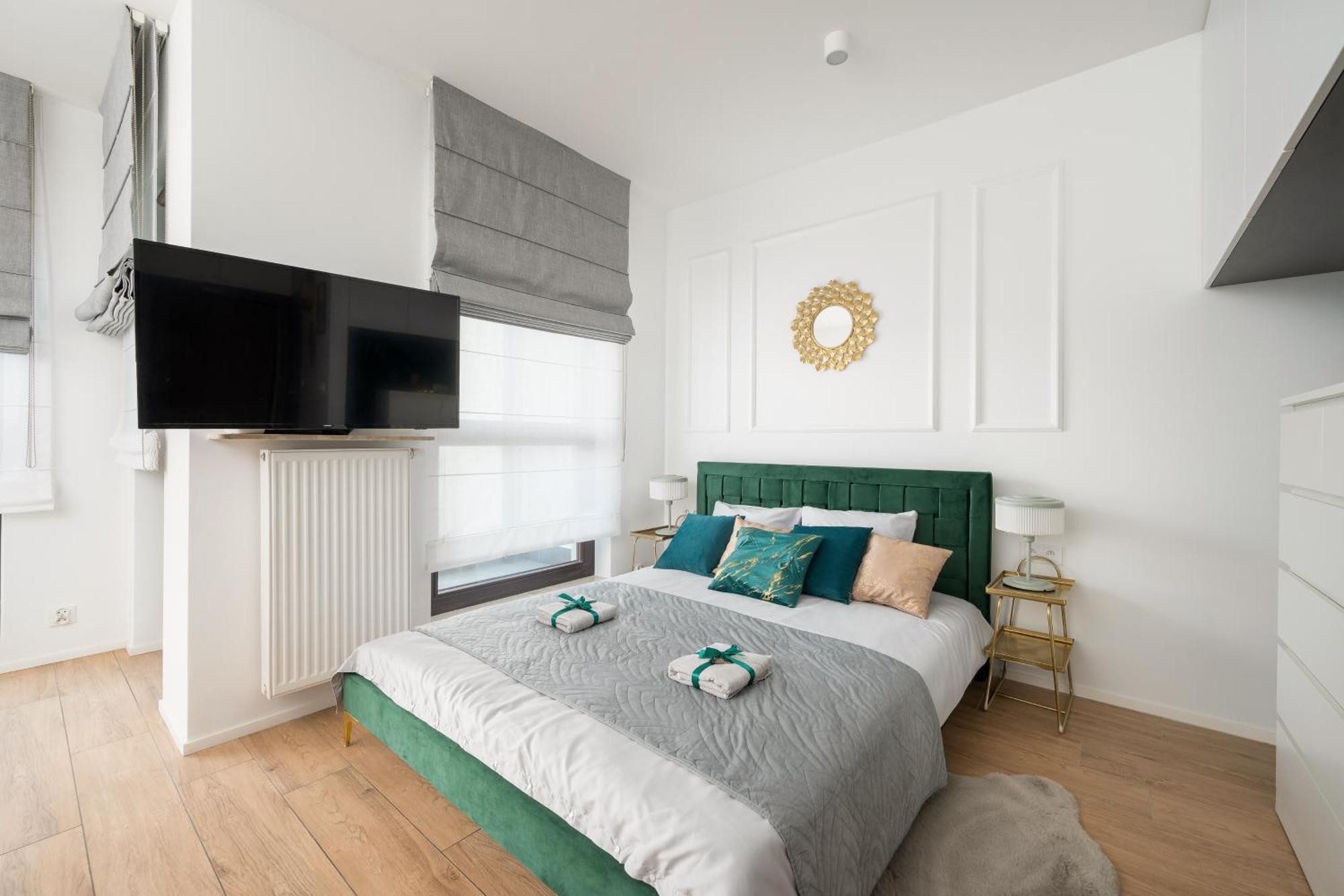 Apartamento Urban Gem With Private Parking, Balcony At Metro Station, Only 10 Min To City Centre Varsóvia