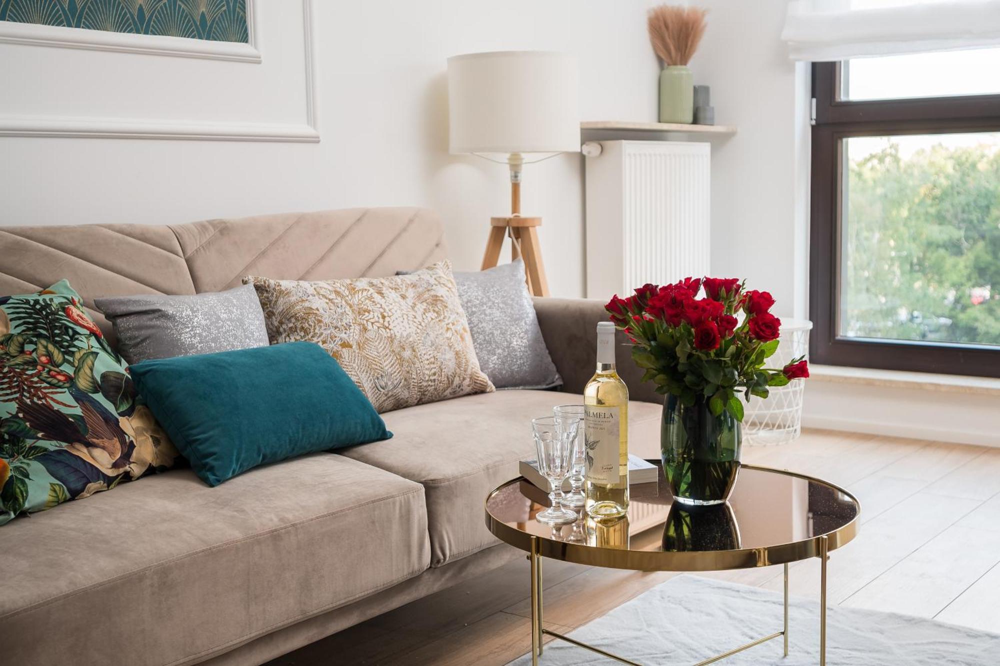 Urban Gem With Private Parking, Balcony At Metro Station, Only 10 Min To City Centre * Varsóvia