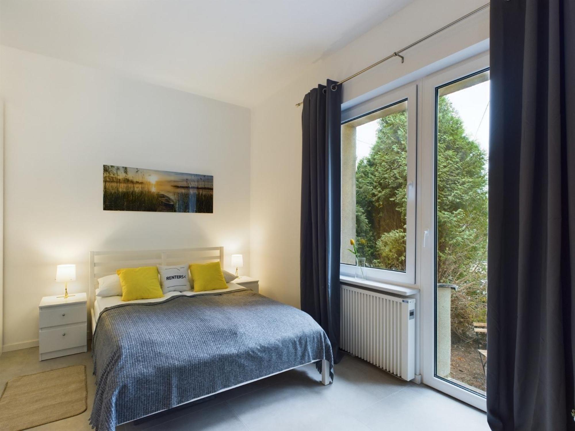 With Parking And Garden Near Chopin Airport By Renters * Varsóvia