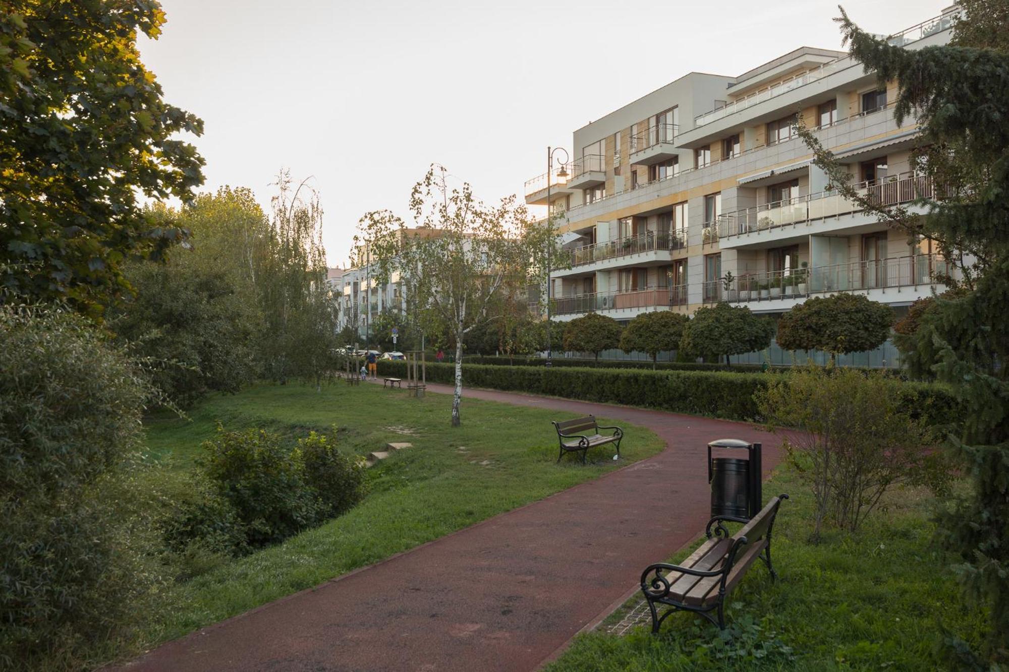 Royal Wilanow 2-bedroom Apartment *