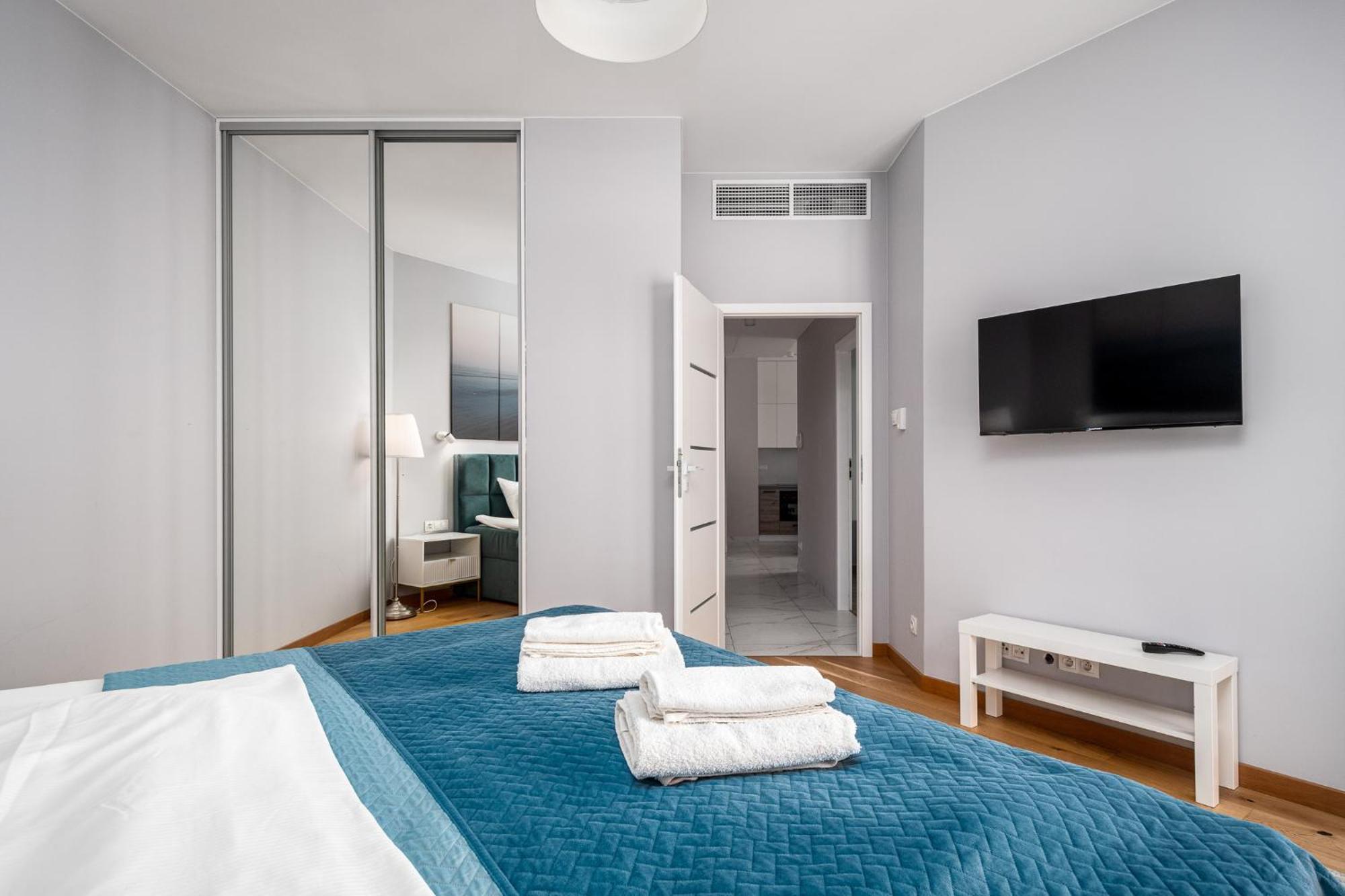 Kasprzaka 29 Wola Tower 3 Rooms, 80m2 16th Floor, Free Garage By Perfect Warsaw