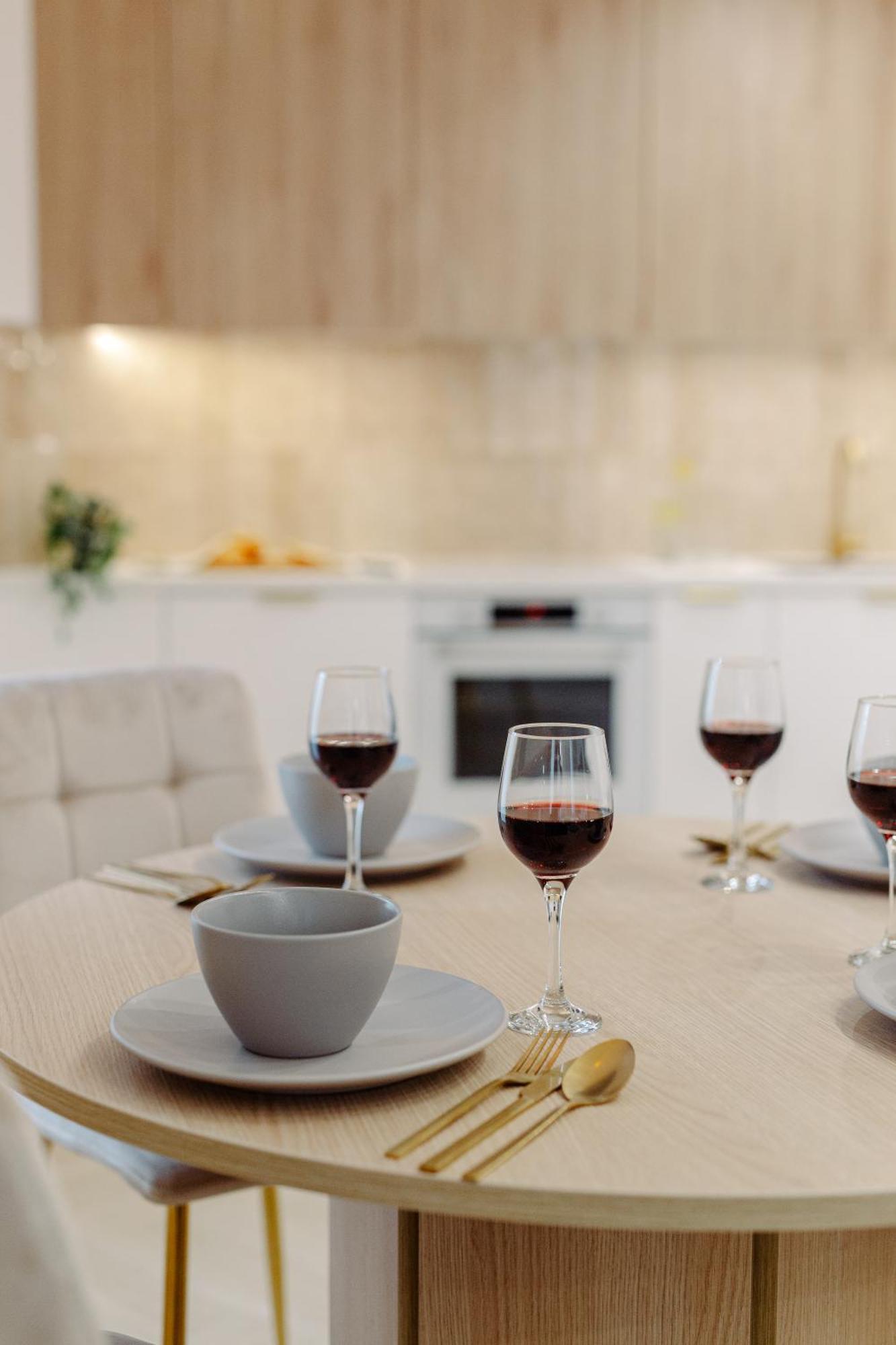 Jacuzzi Haven In Warsaw - Private Terrace & Parking