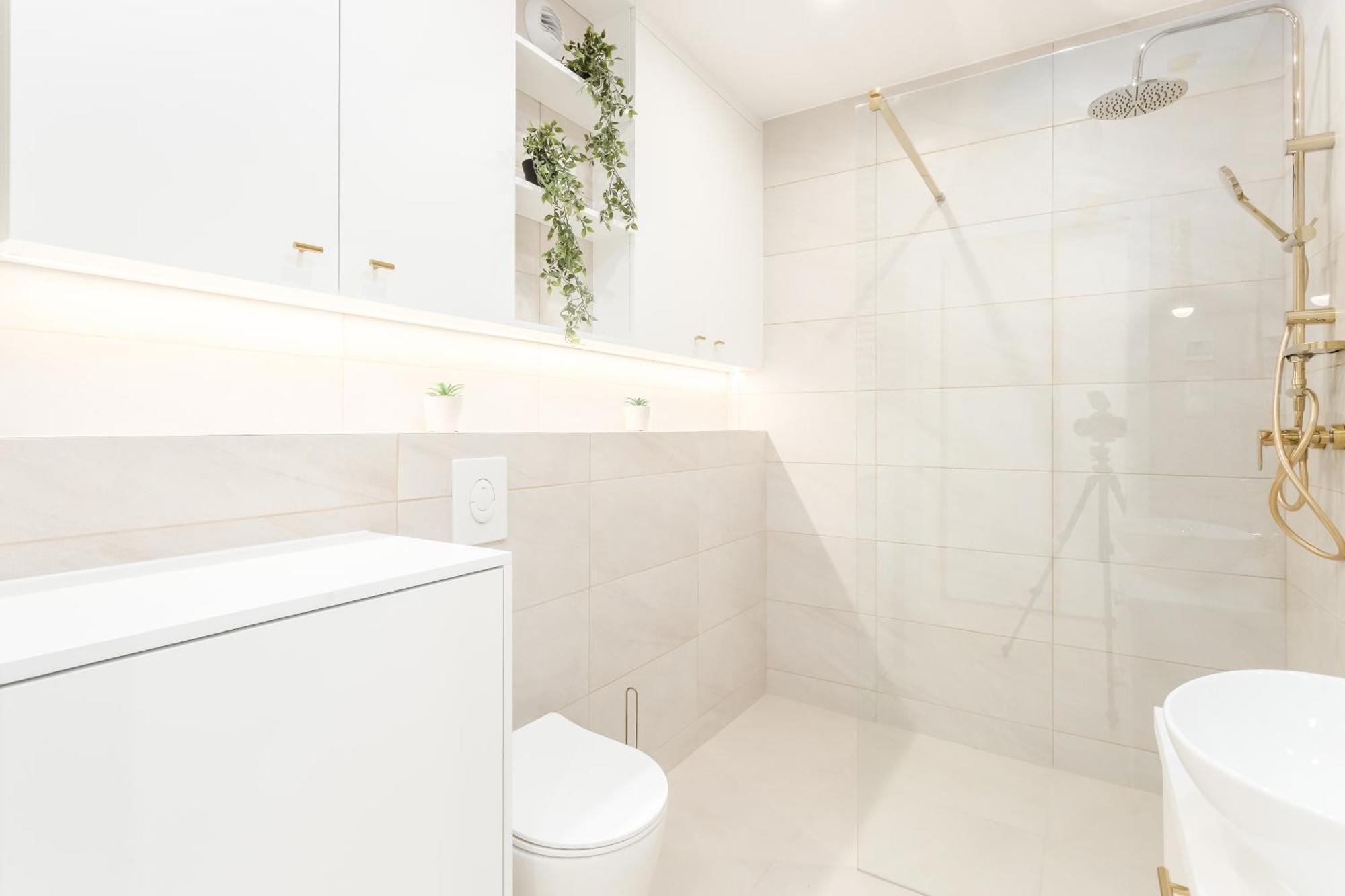 Jacuzzi Haven In Warsaw - Private Terrace & Parking Apartment
