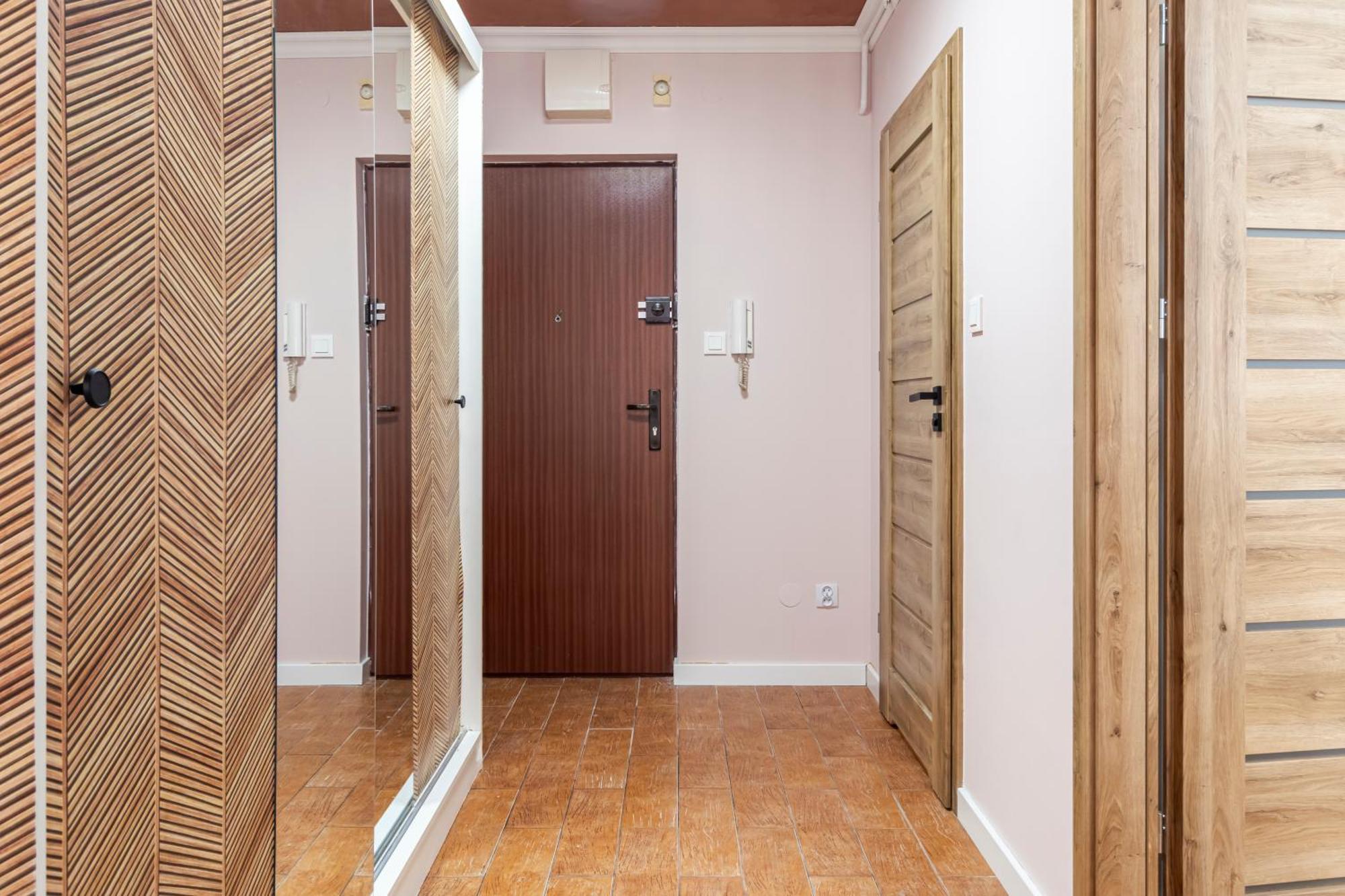 Apartment To Host - Praskie Klimaty