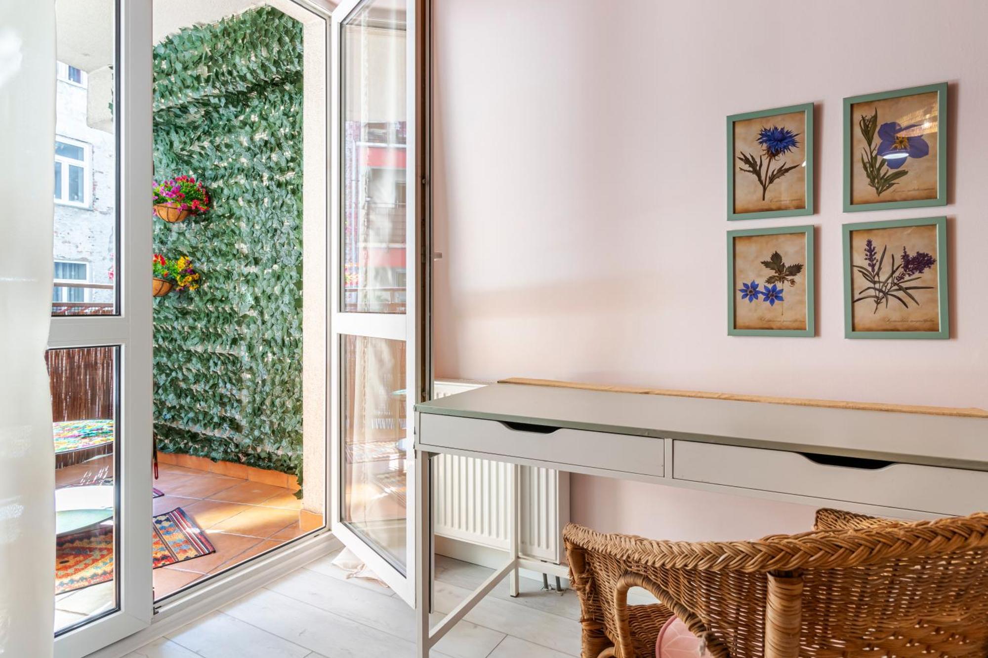 Apartment To Host - Praskie Klimaty