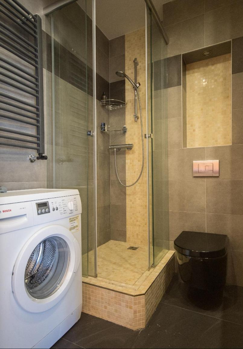Metro Kabaty Apartment *