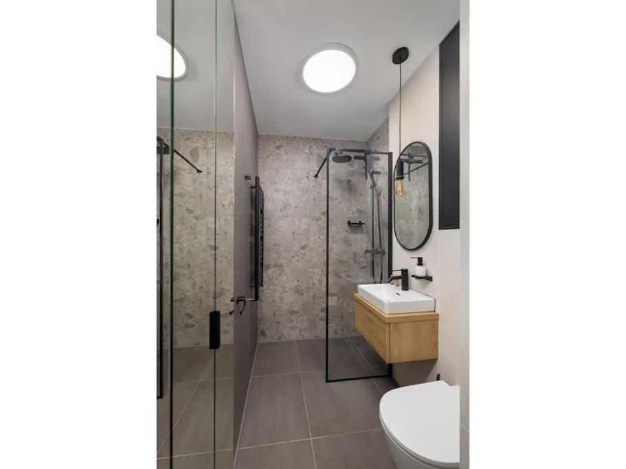 City Center Modern By Ecru Wwa63 Apartment *