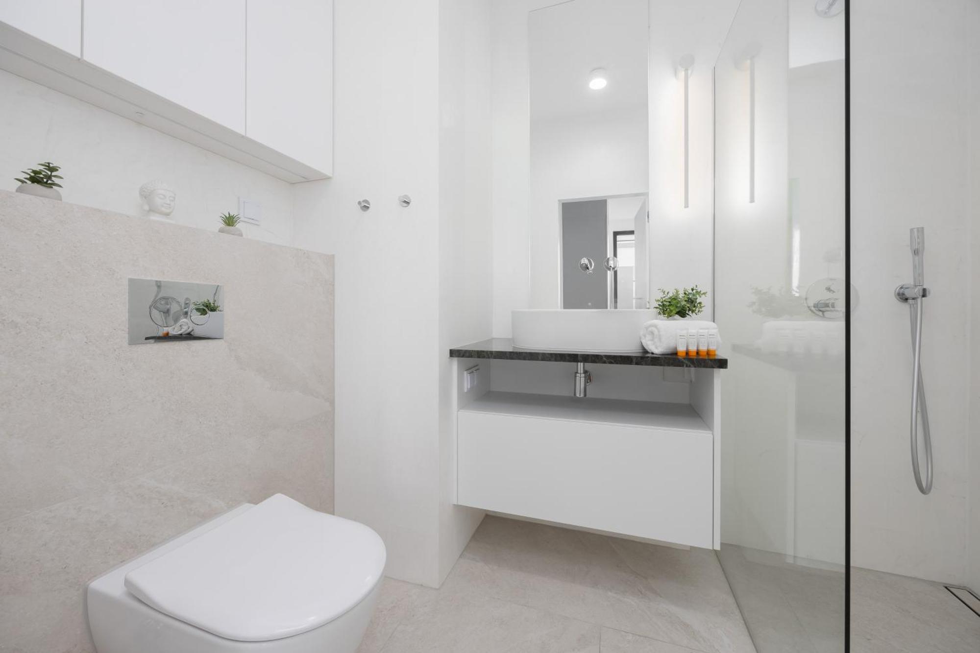 Apartment Stylish Grzybowska By Renters *