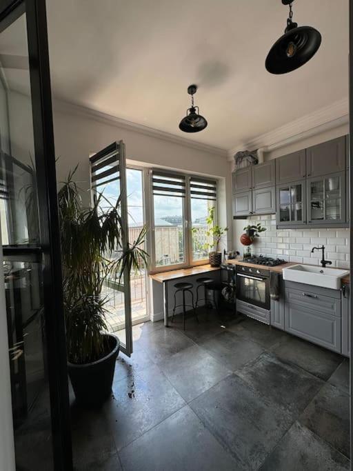 Lux Canada Penthouse Warsaw