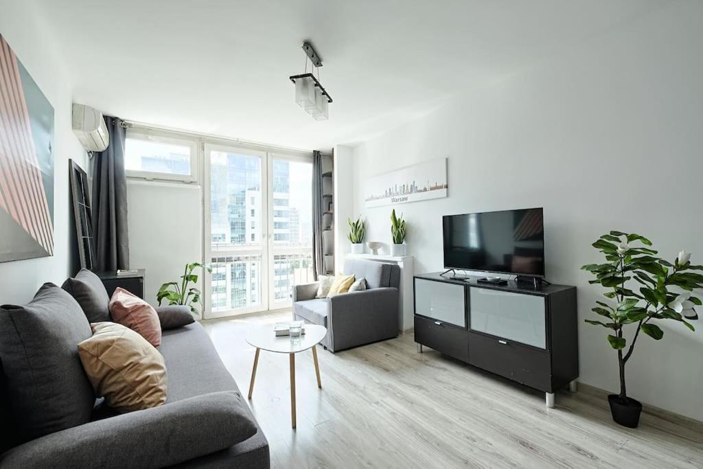 Urbannestgroup - Center - Al Jana Pawla Ii Apartment *