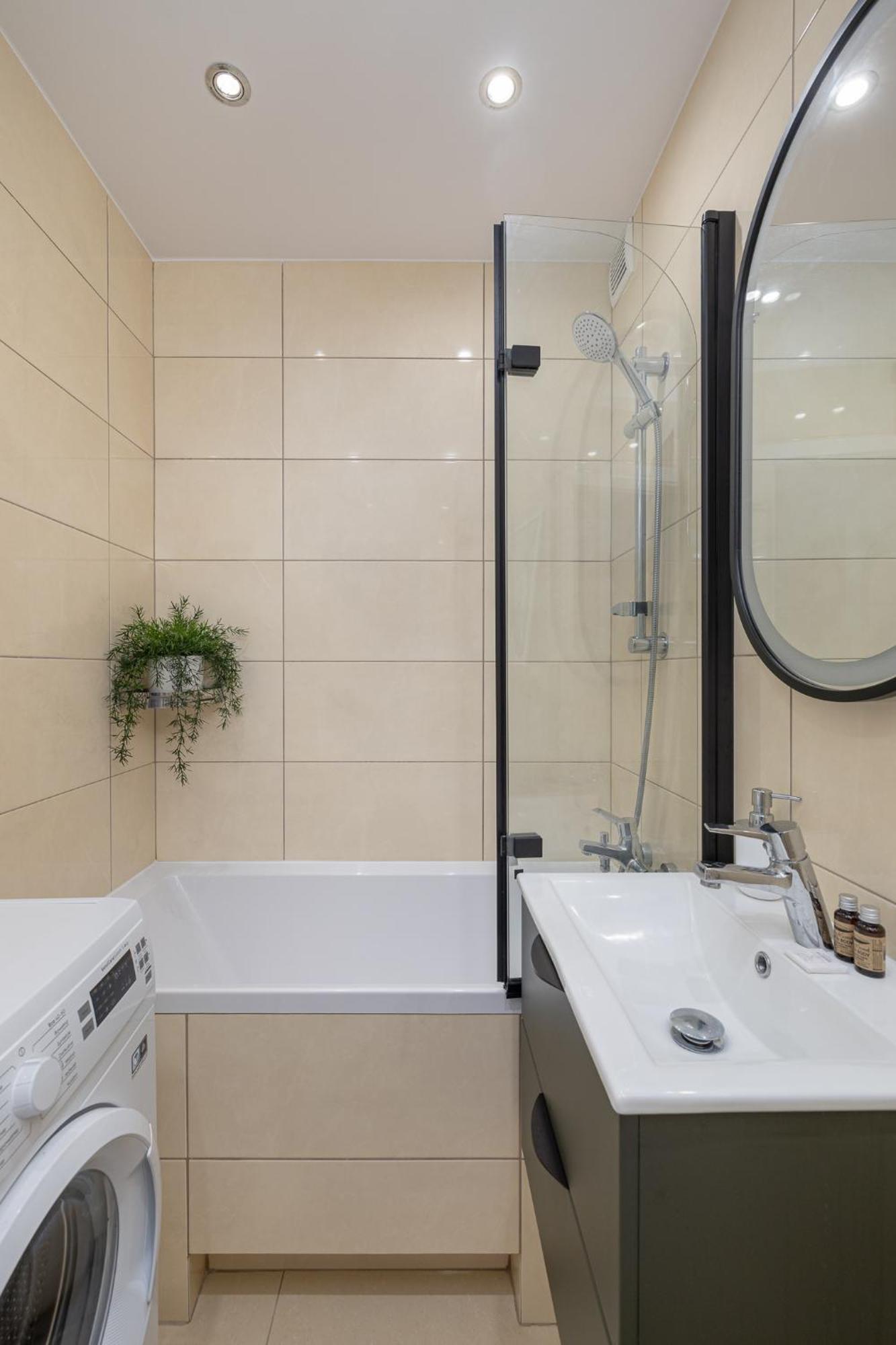 Business On Sluzew By Ecru Wwa90 Apartamento