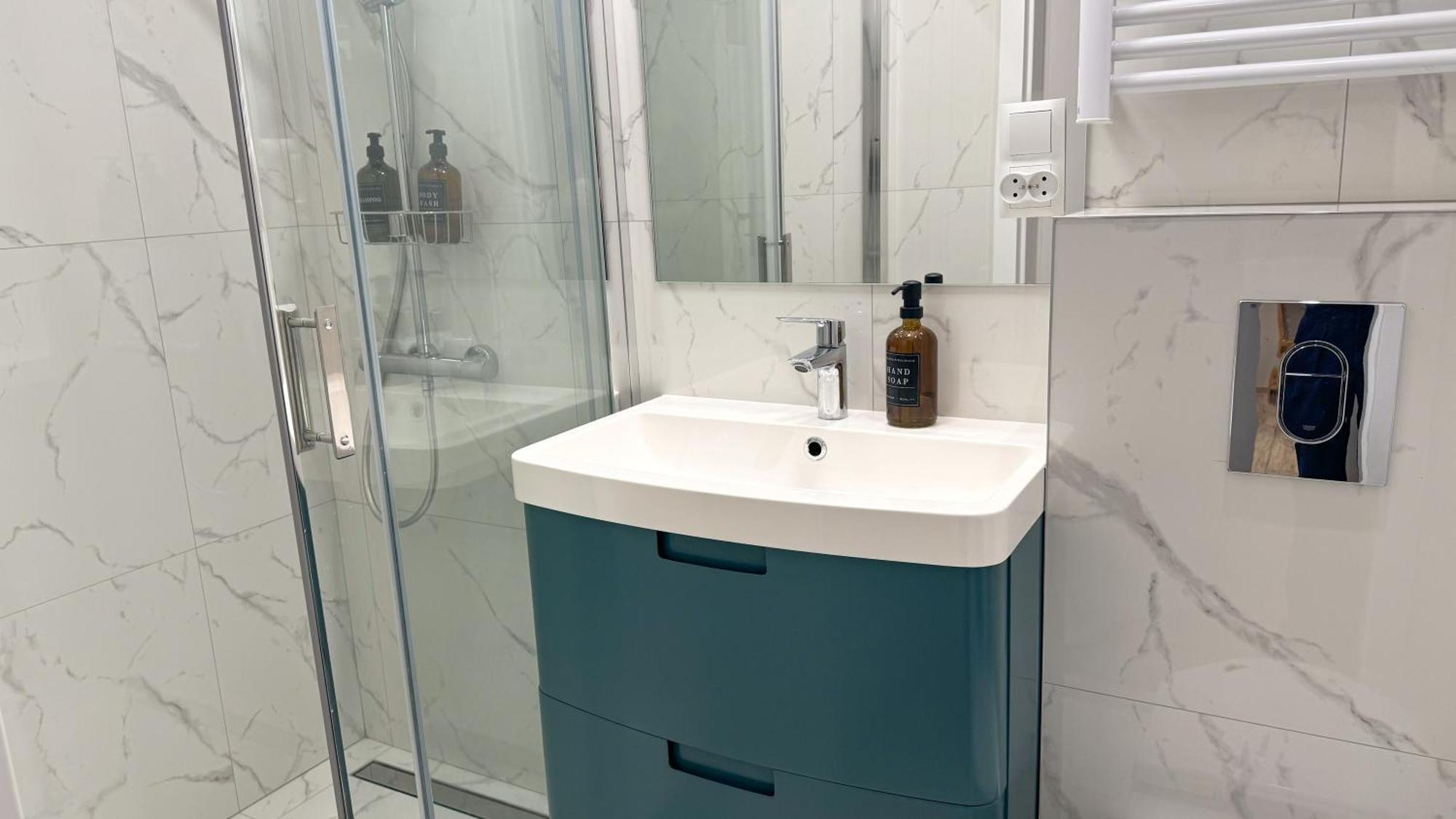 B2 - Noble - Haven - Shared Bathroom Apartament *