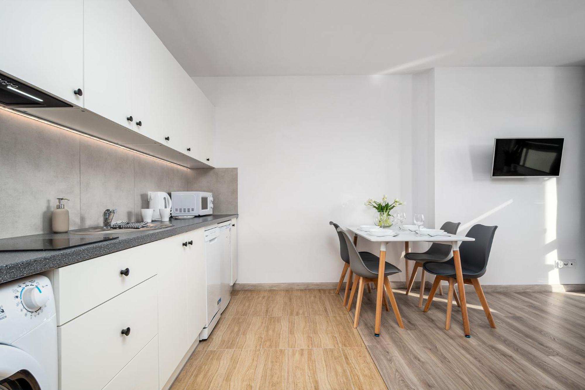 Pileckiego 59 By Perfect Free Parking Apartment