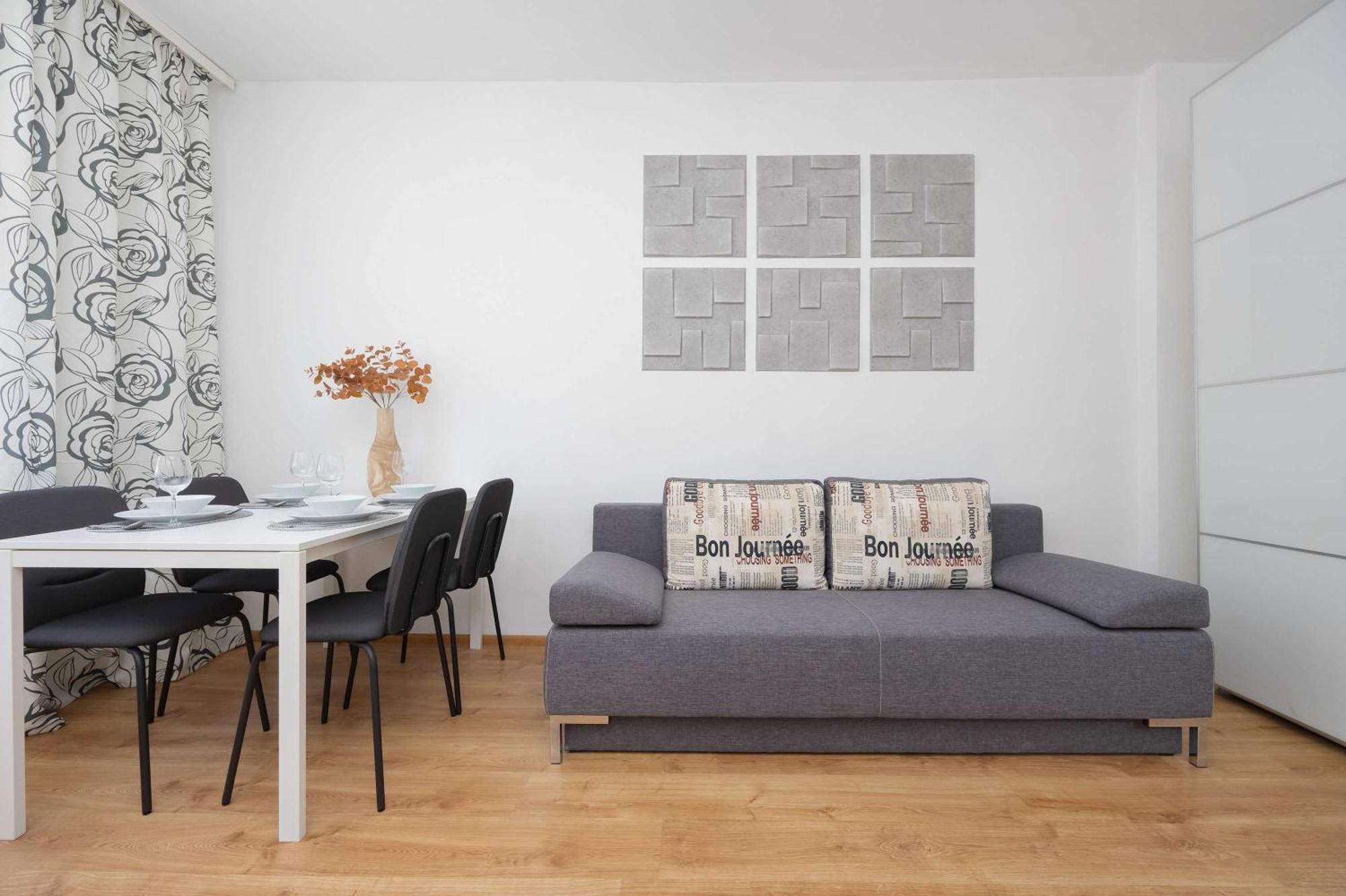 Modern In Perfect For Remote Work By Renters Warschau
